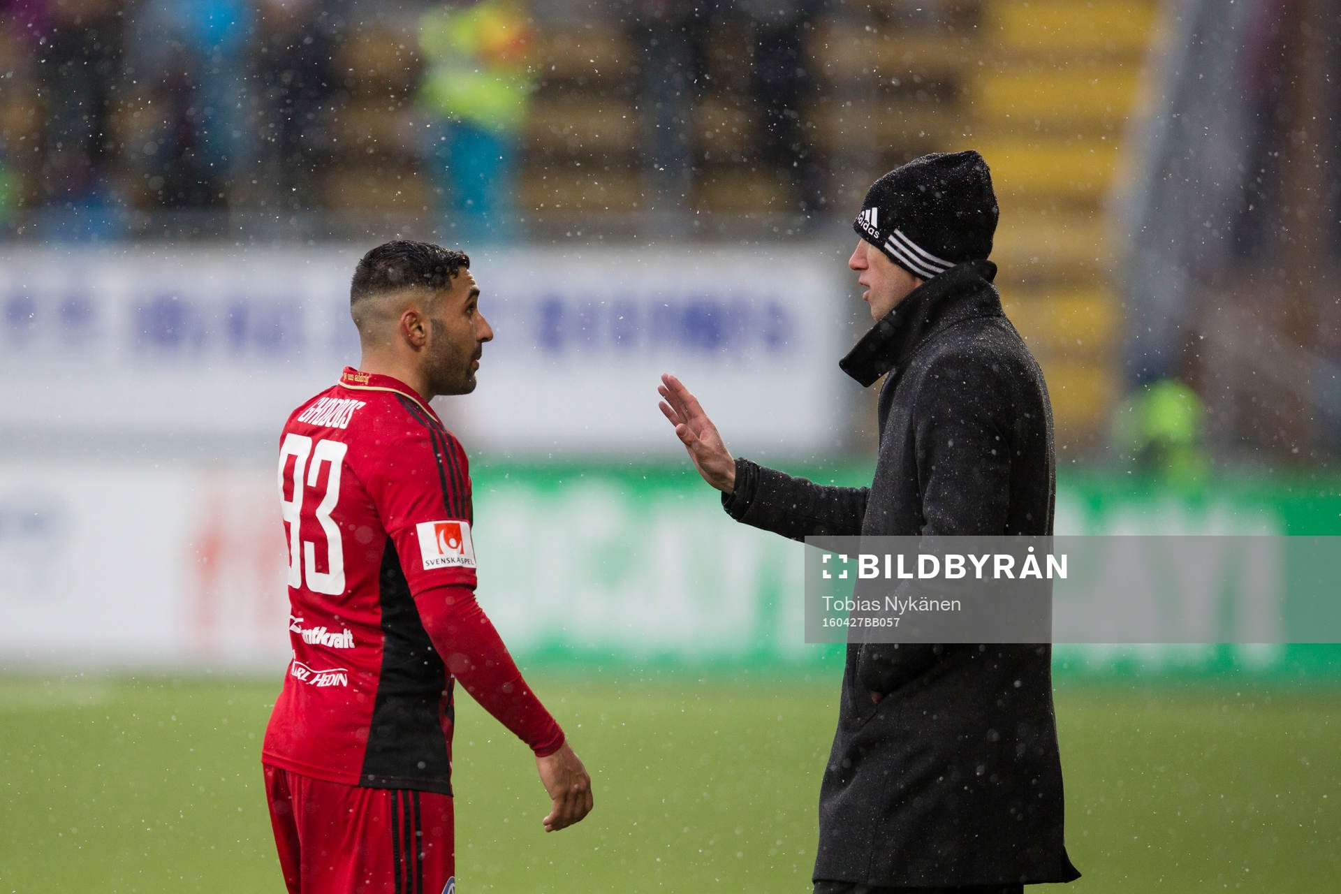 Östersunds Saman Ghoddos samtalar med tränare Graham