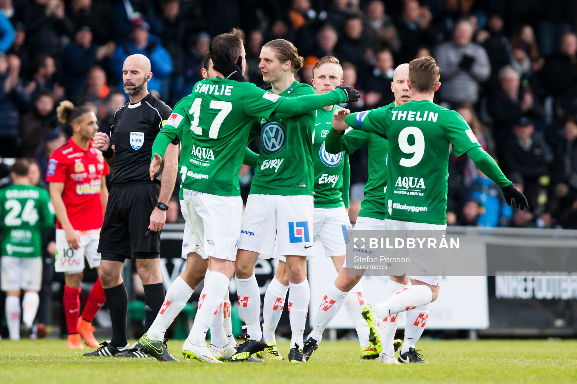 Jönköpings Daryl Smylie och Pawel Cibicki jublar