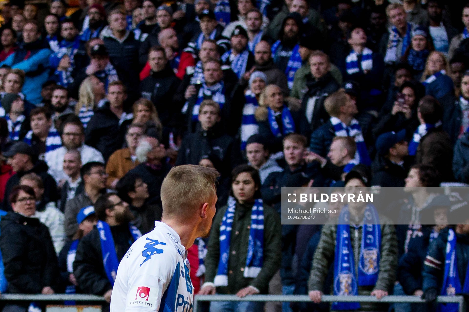 IFK Göteborgs Sebastian Eriksson reagerar mot klacken