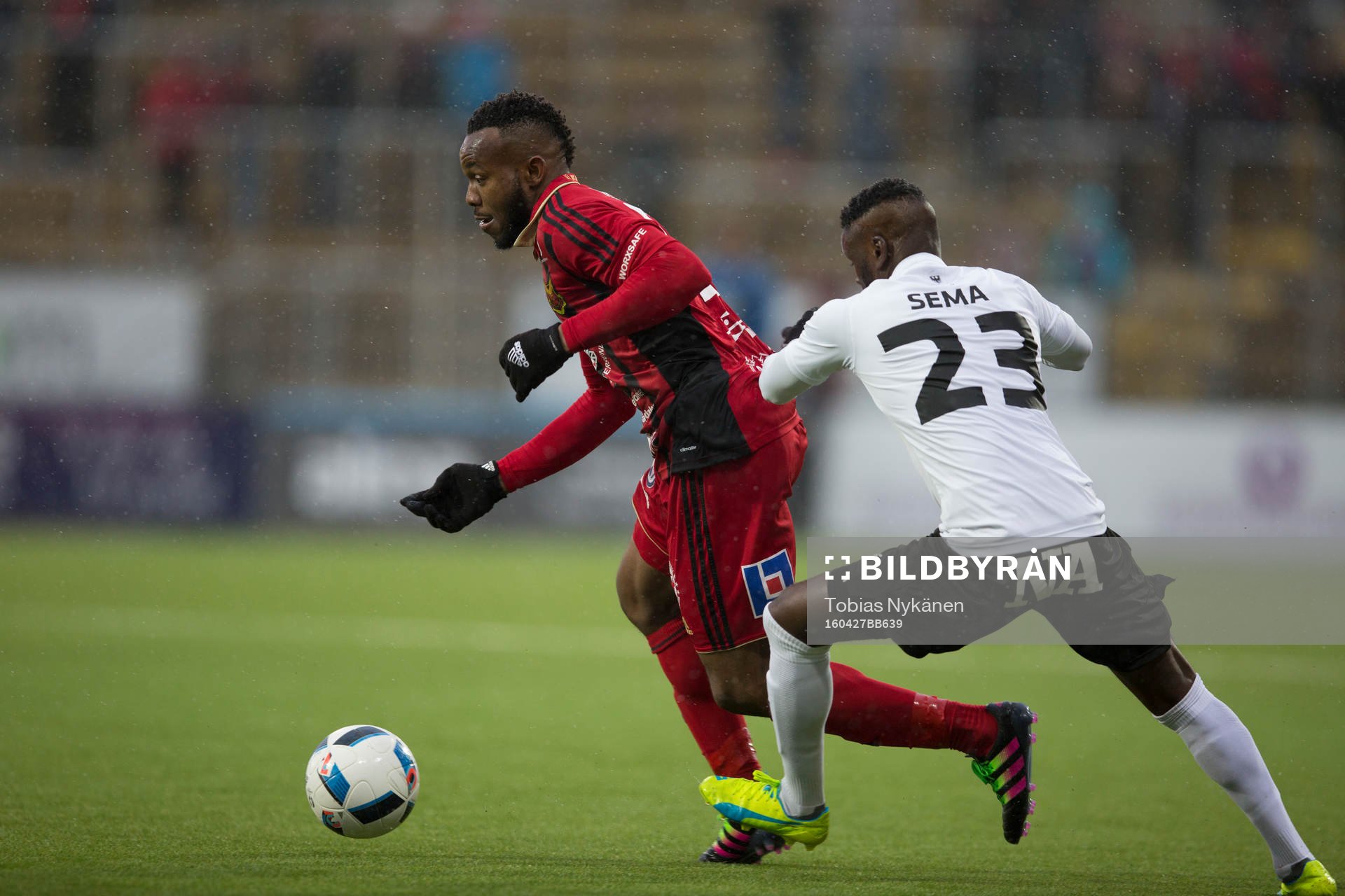 Östersunds Michael Omoh mot Örebros Maic Sema