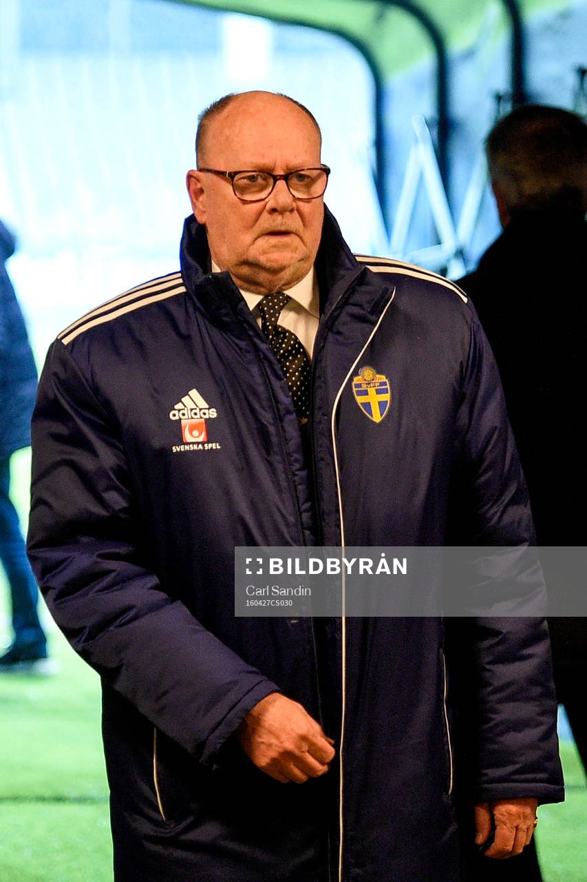 Matchdelegaten Pelle Höög under fotbollsmatchen i Allsvenskan mellan IFK Göteborg och Malmö FF den 27 april 2016 i Göteborg.