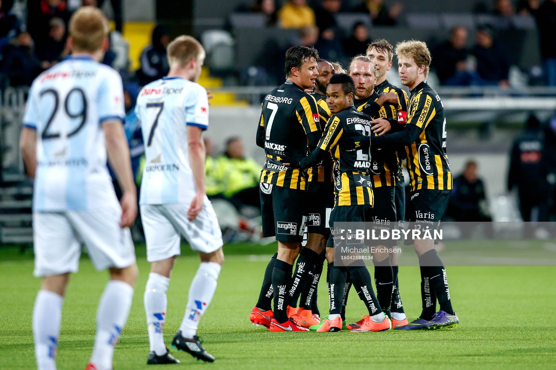 Häckens René Makondele jublar