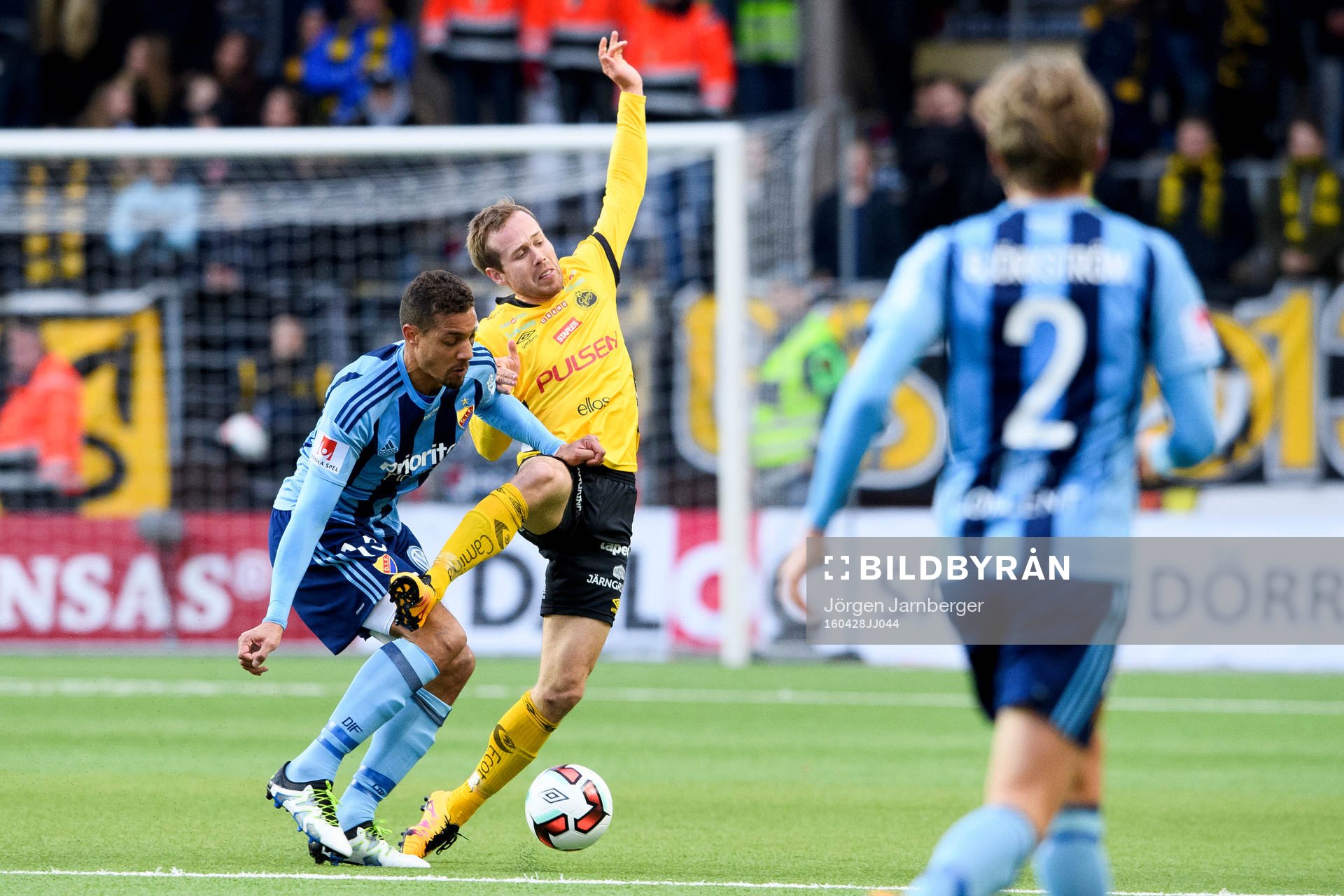 Kamp mellan Djurgårdens Mathias Ranegie och Elfsborgs