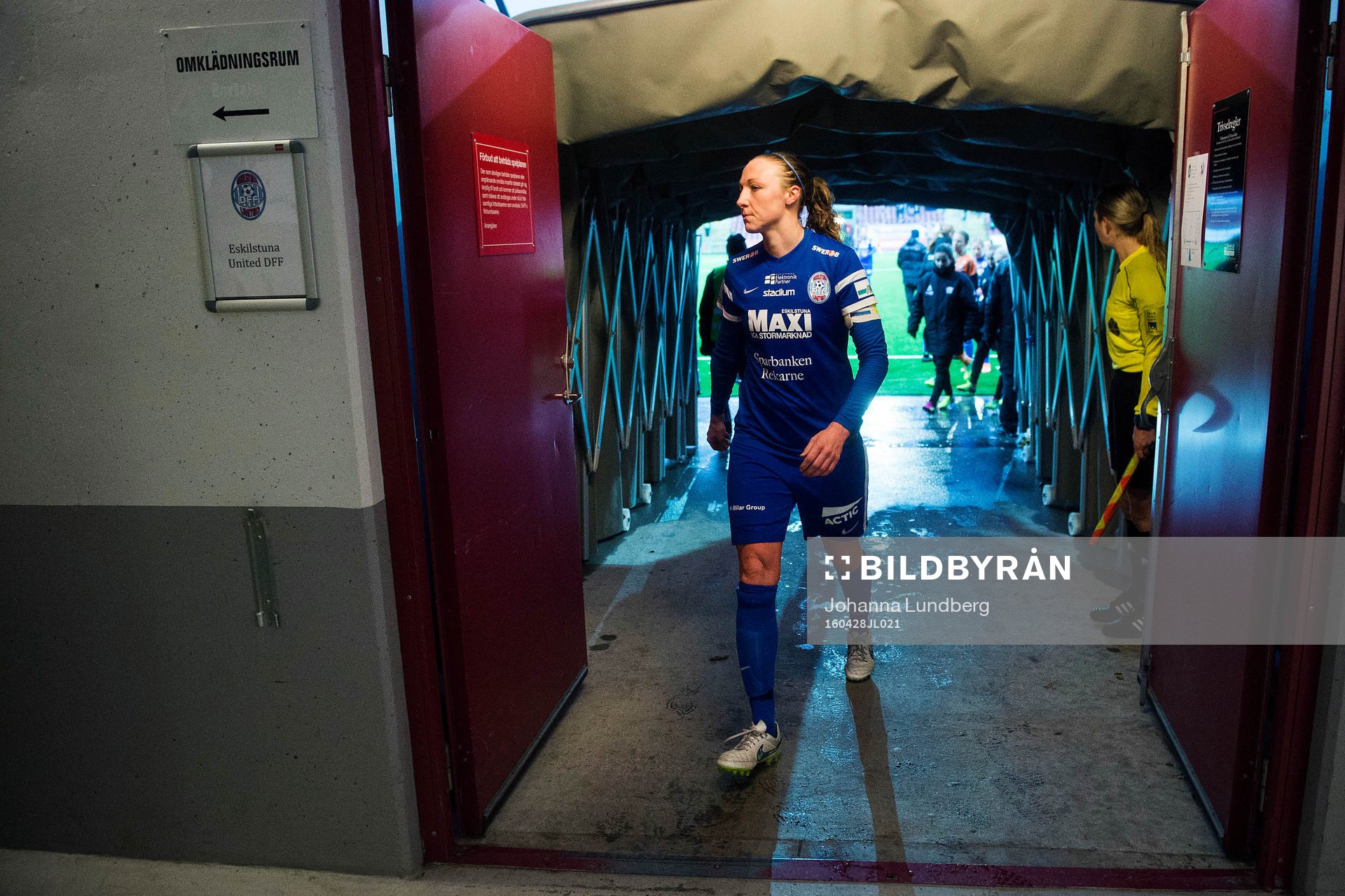 Eskilstunas Louise Quinn deppar när hon går av planen