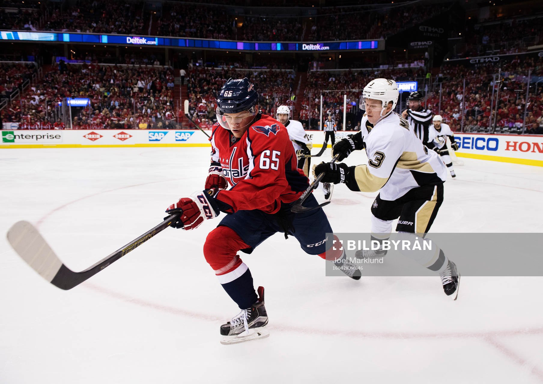 Washingtons Andre Burakovsky och Pittsburghs Olli Maatta
