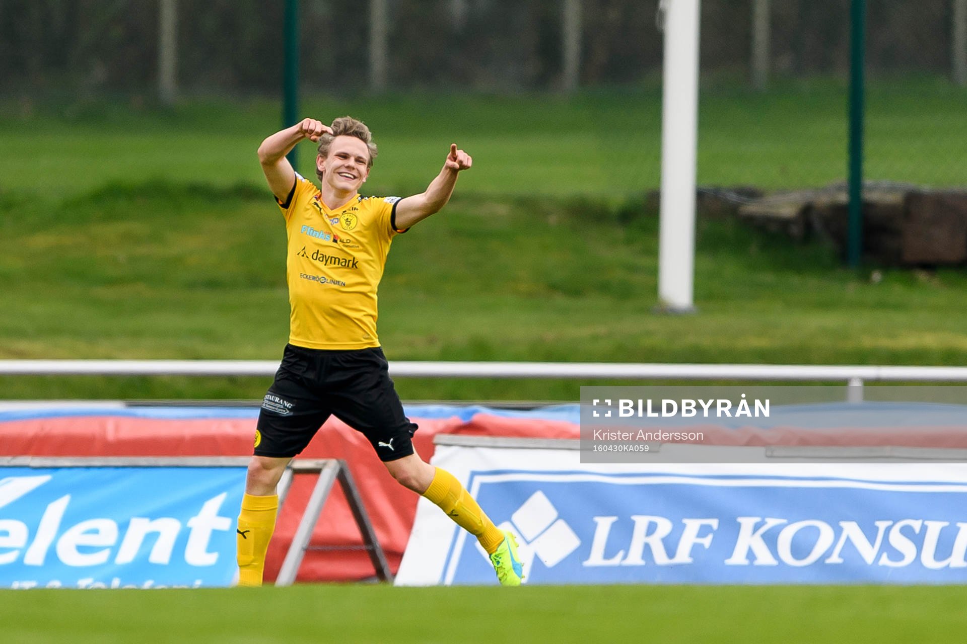 Frejs Lukas Sunesson jublar