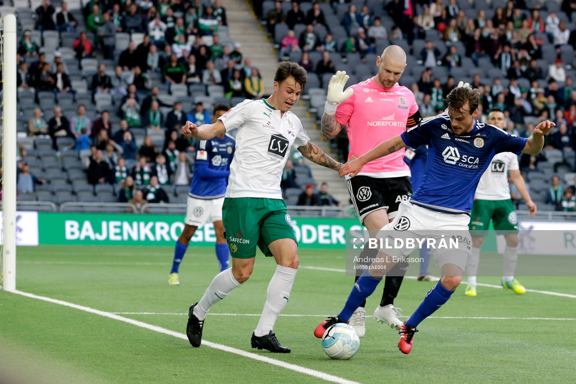 Hammarbys Melker Hallberg och Sundsvalls målvakt Tommy