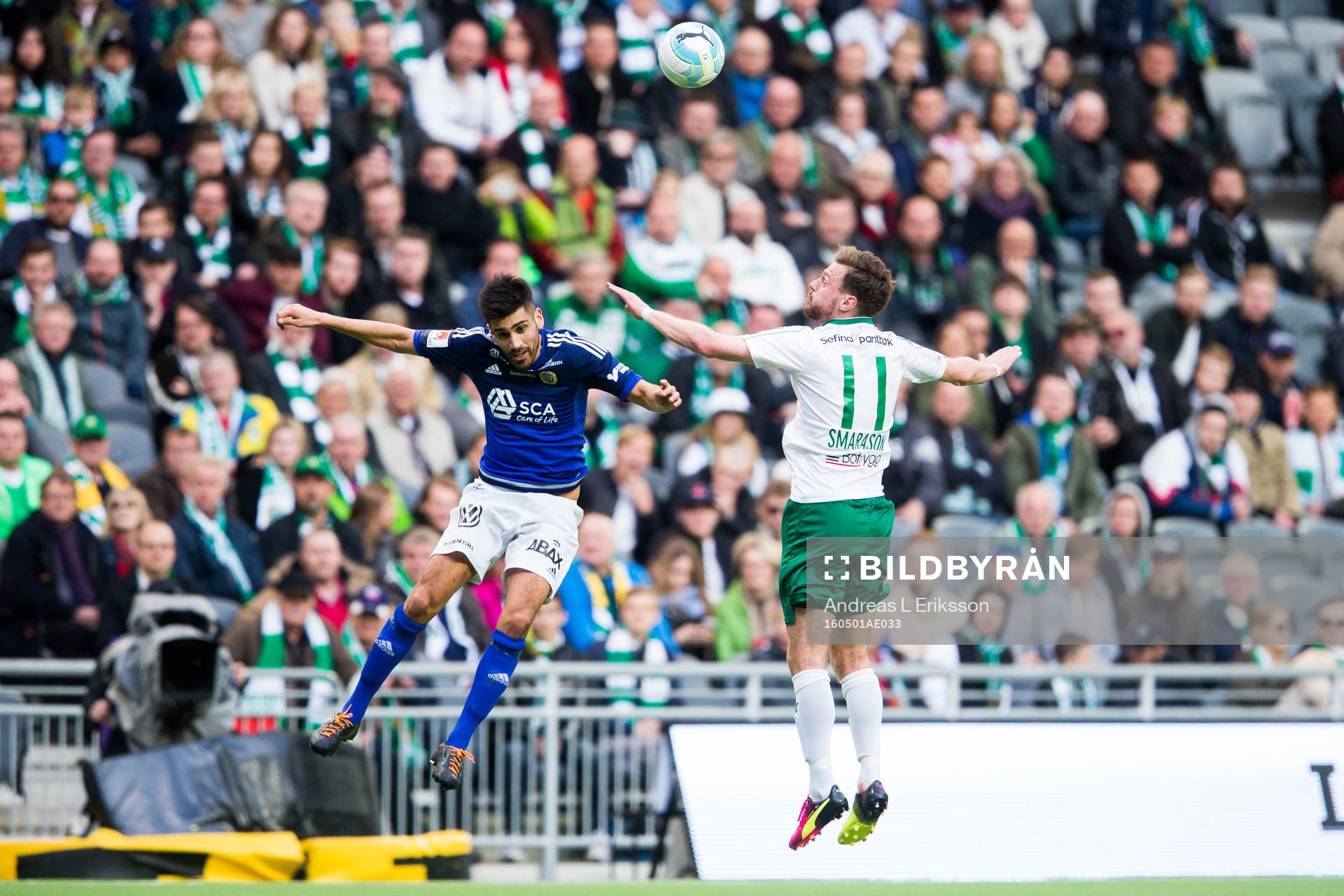 Sundsvalls Stefan Silva i en nickduell med Hammarbys Arnor