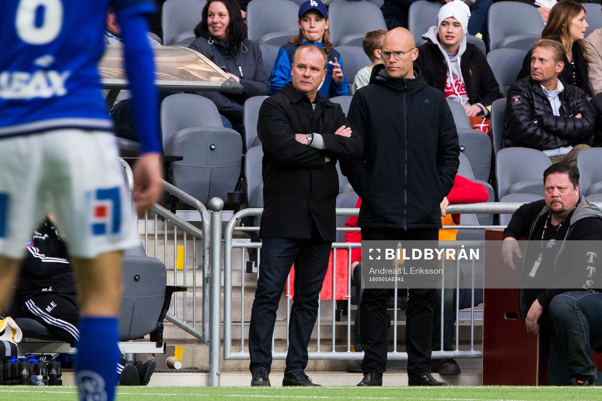 Sundsvalls tränare Roger Franzén och tränare Joel Cedergren under fotbollsmatchen i Allsvenskan mellan Hammarby och Sundsvall den 1 maj 2016 i Stockholm.