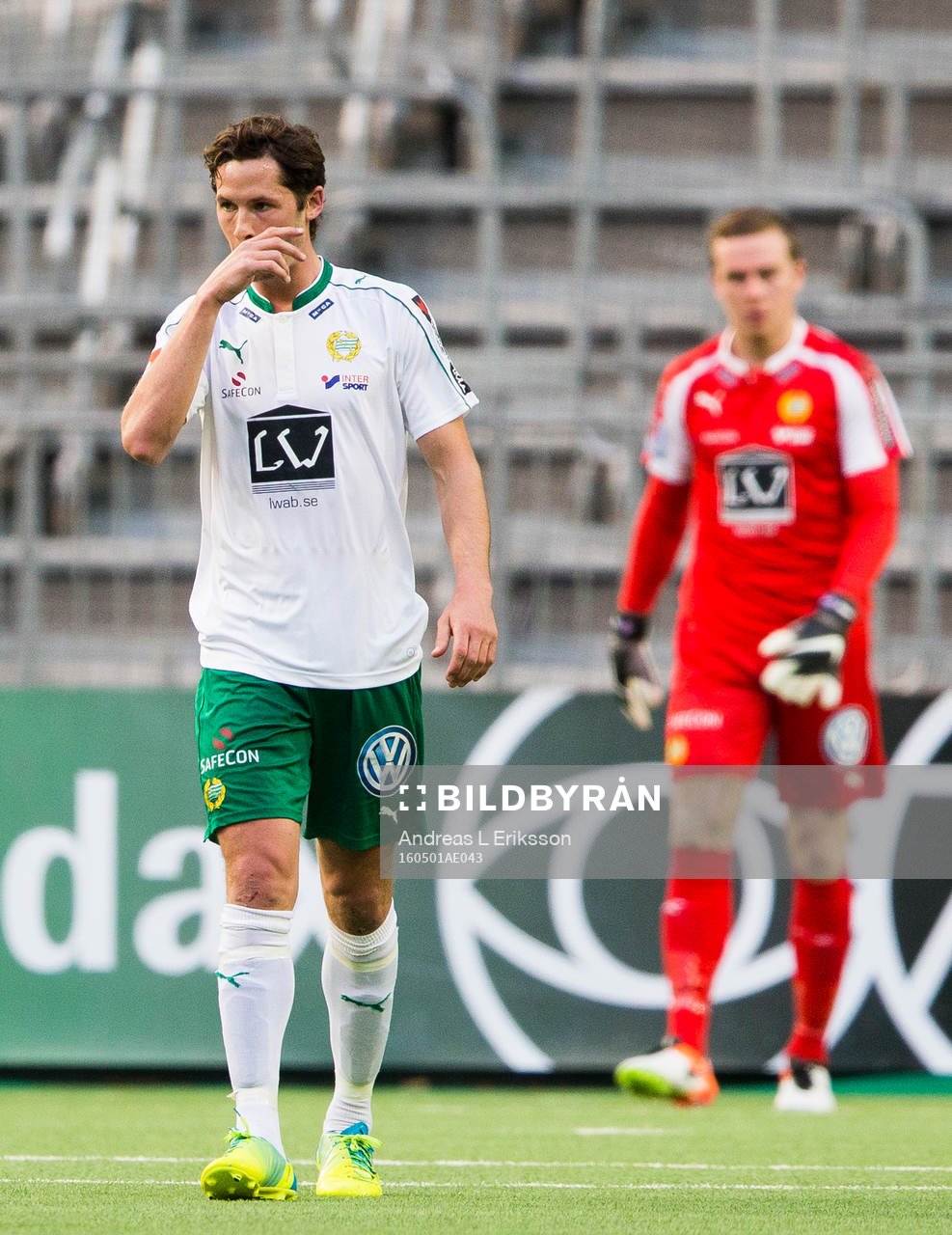 Hammarbys Philip Haglund och målvakt Ögmundur Kristinsson