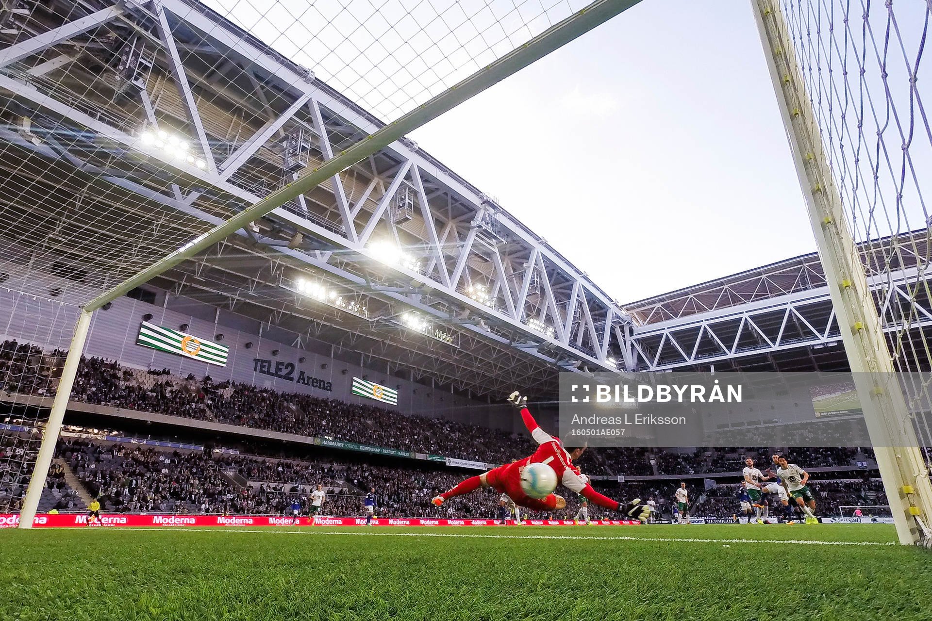 Hammarbys målvakt Ögmundur Kristinsson släpper in 1-1