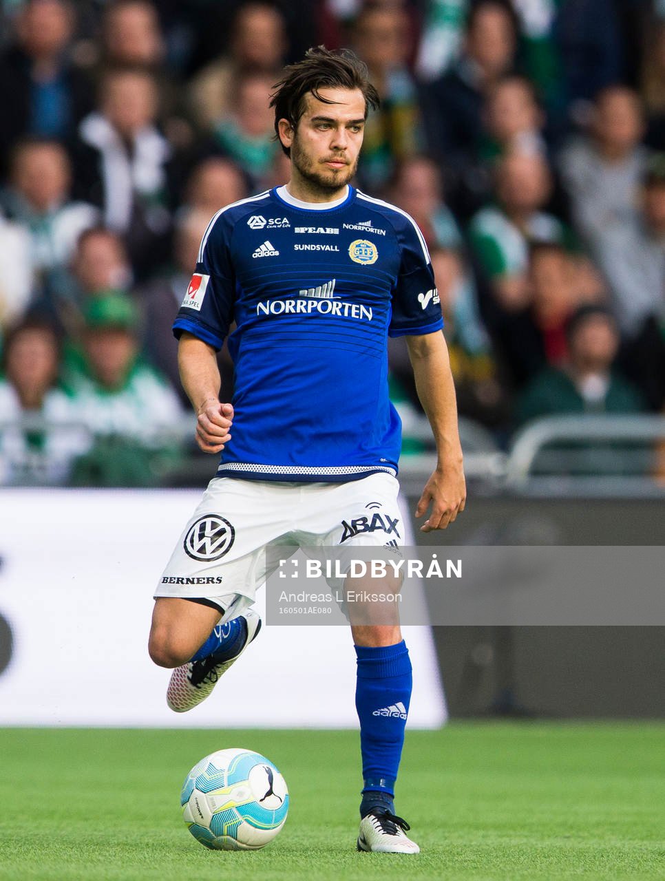 Sundsvalls Kristinn Steindorsson med bollen