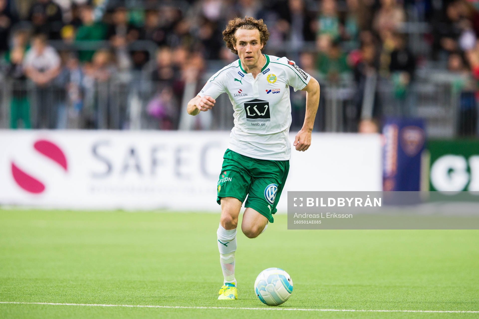 Hammarbys Fredrik Torsteinbö med bollen