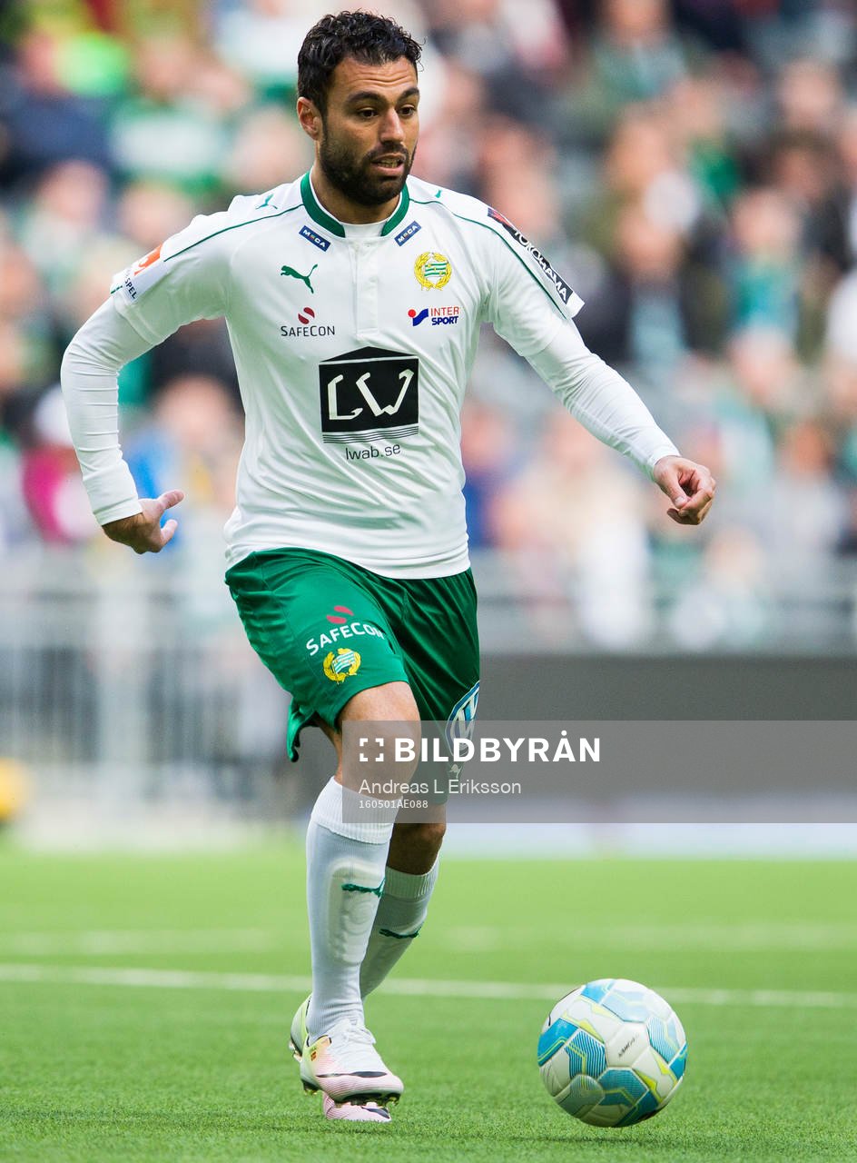 Hammarbys Imad Khalili med bollen under fotbollsmatchen i Allsvenskan mellan Hammarby och Sundsvall den 1 maj 2016 i Stockholm. 
