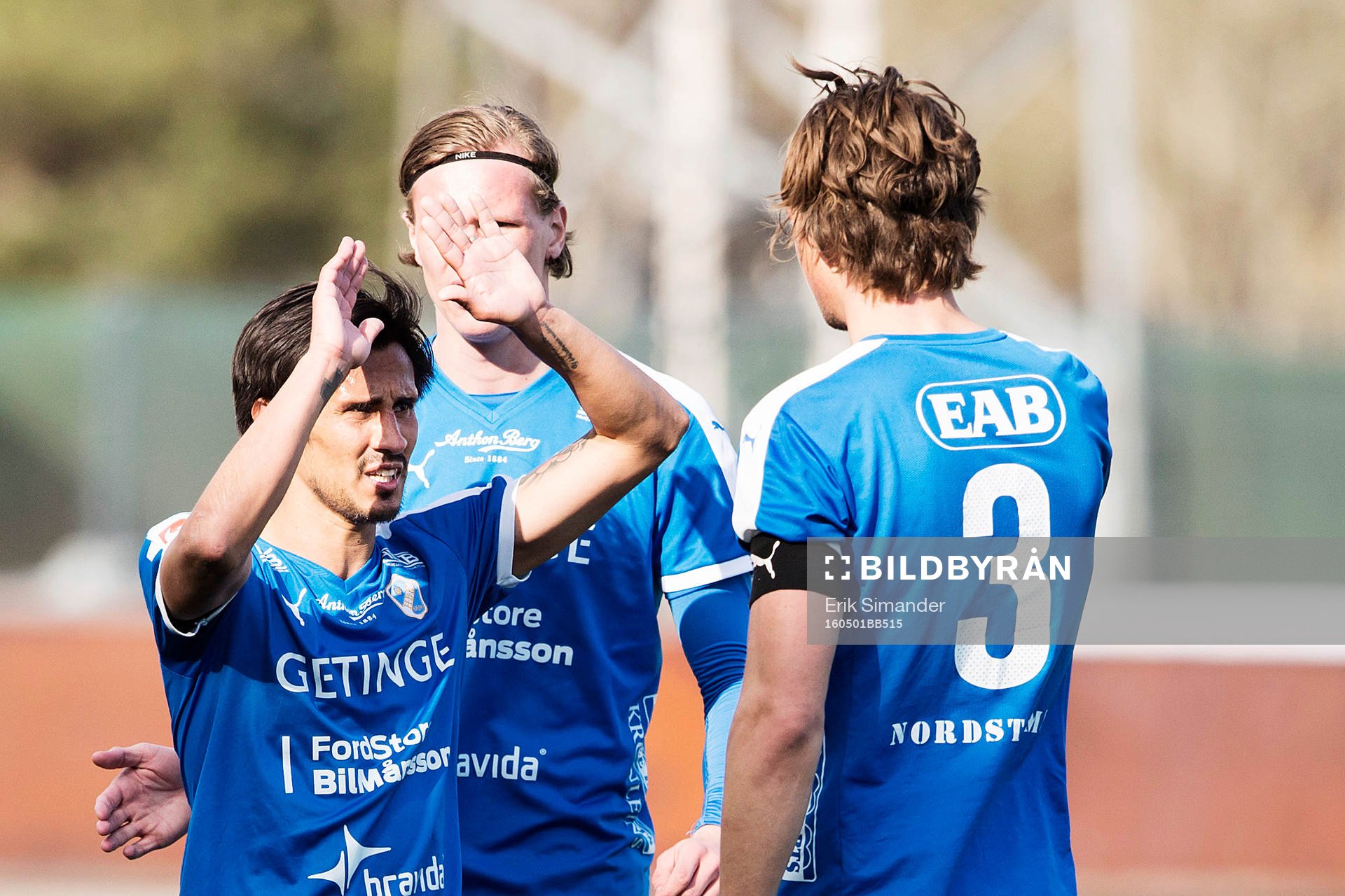 Halmstads Antonio Rojas och Fredrik Liverstam jublar