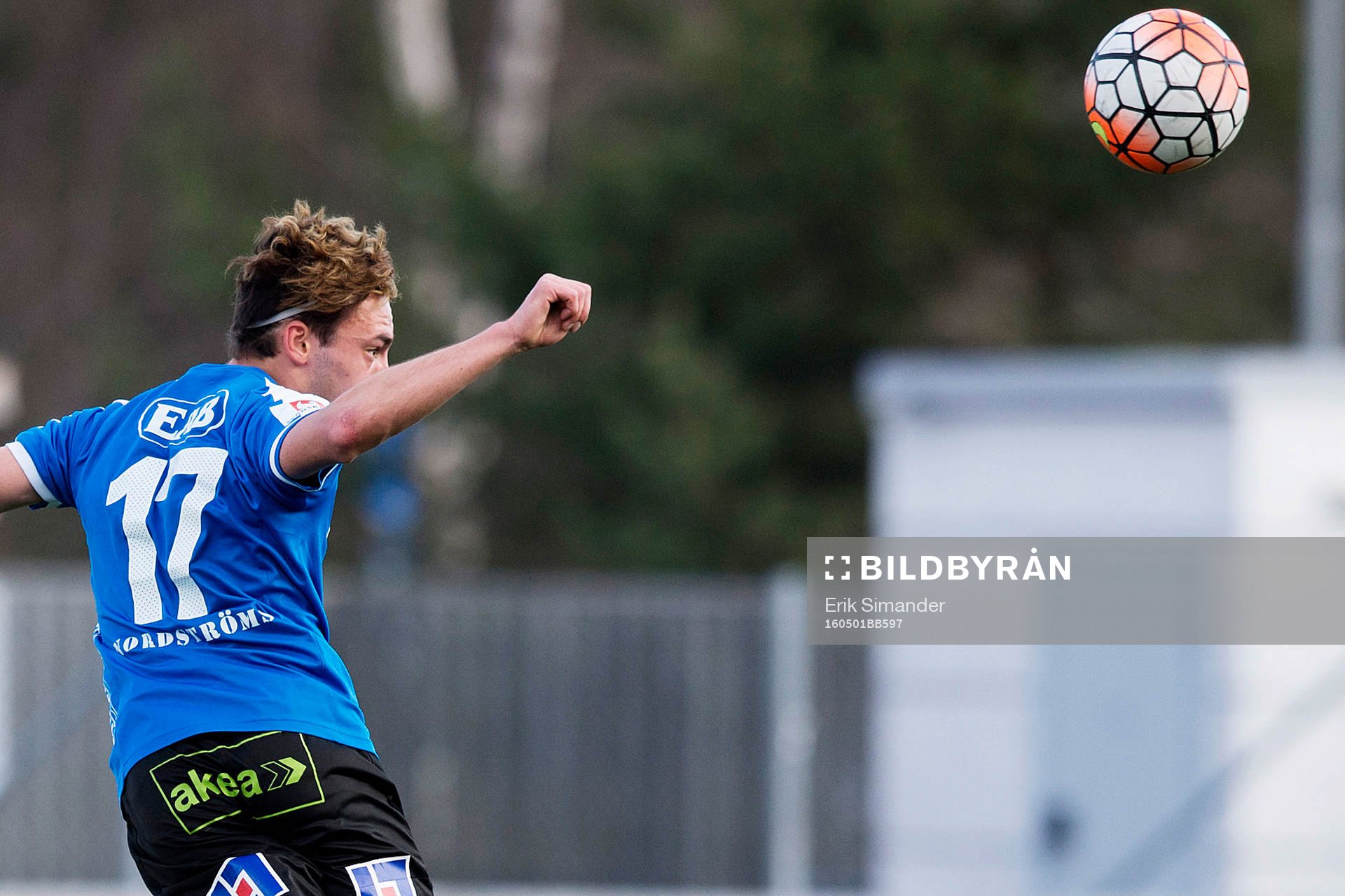 Halmstads Sead Haksabanovic nickar bollen