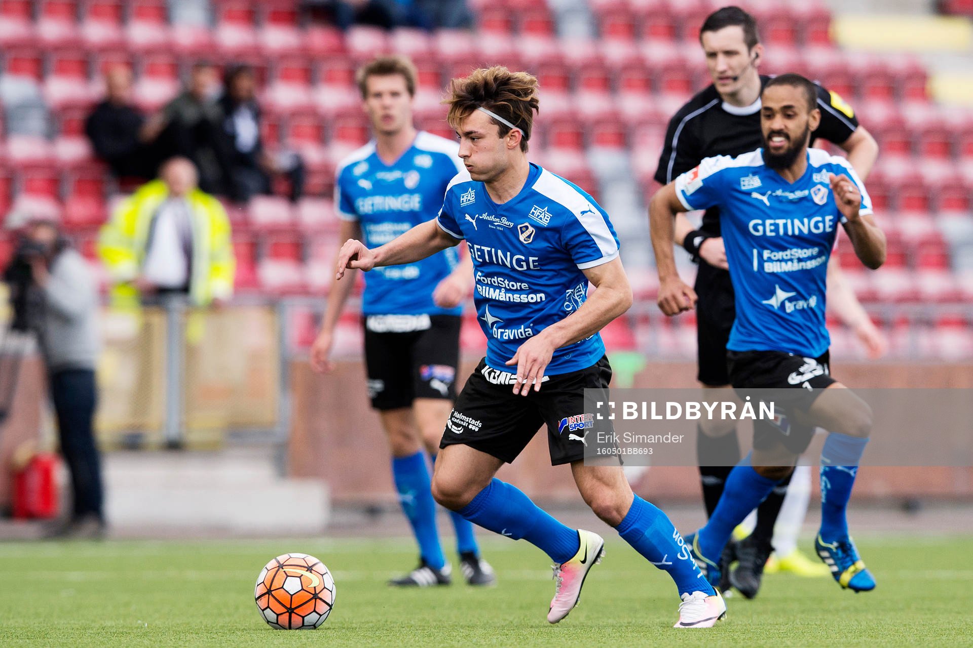 Halmstads Sead Haksabanovic med bollen