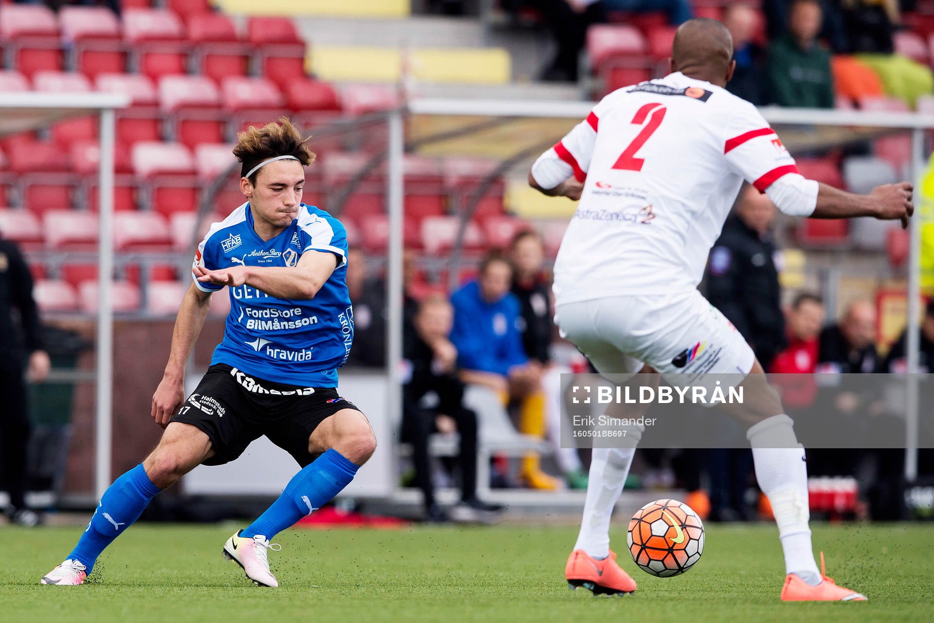 Halmstads Sead Haksabanovic och Assyriskas Mamadou Wague