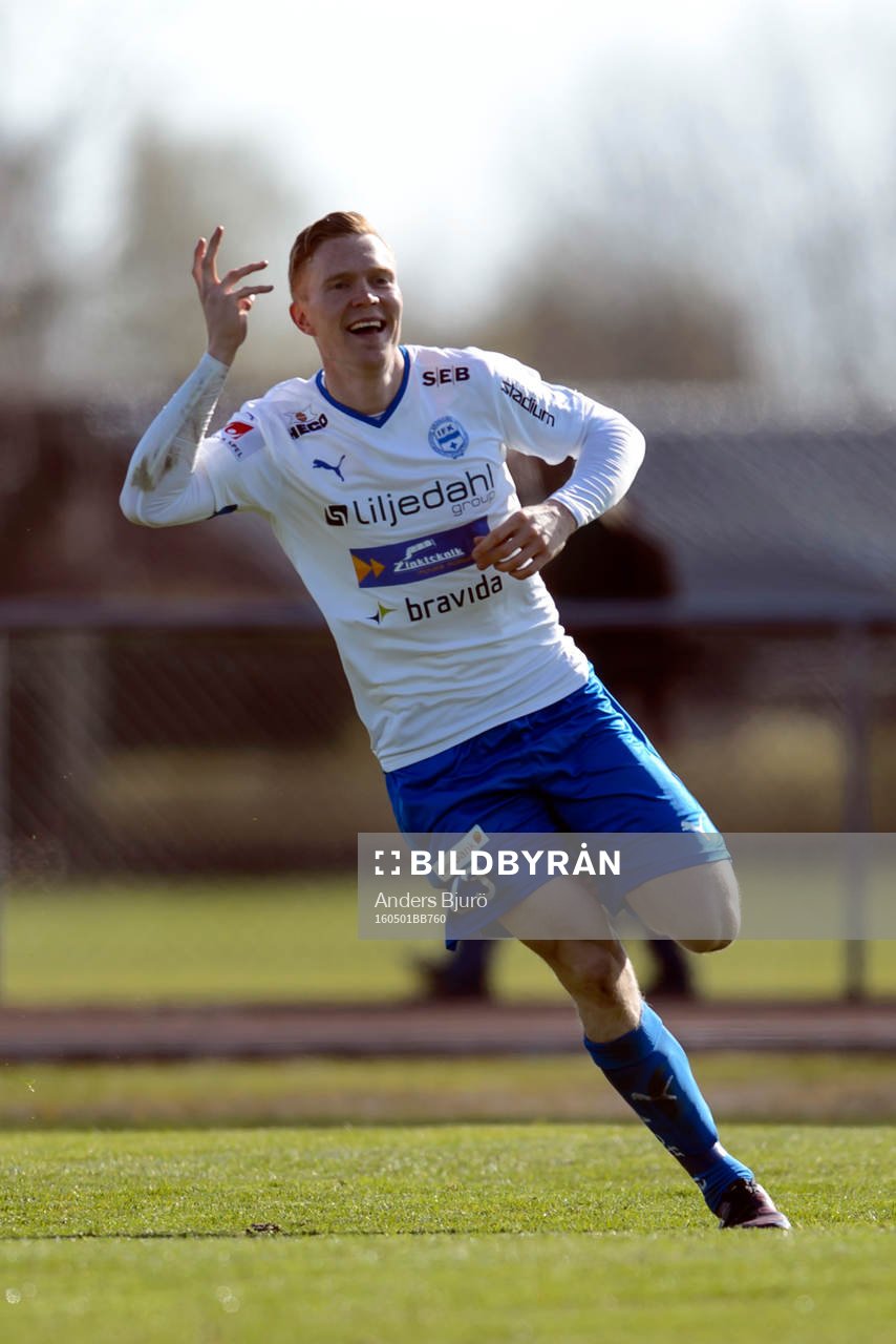 Värnamos David Engström jublar