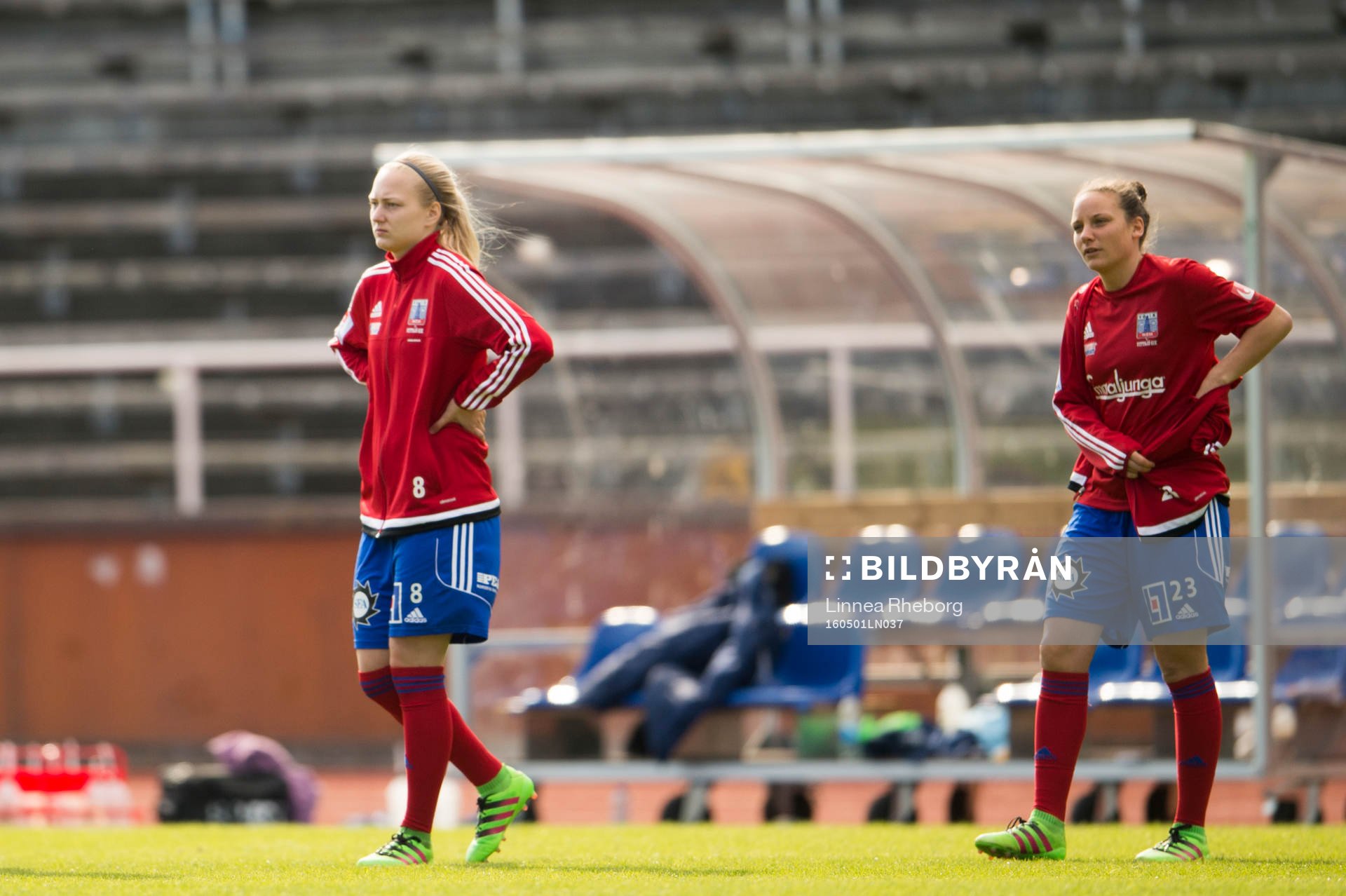 Vittsjös Alexandra Benediktsson och Anna Hjämkvist deppar