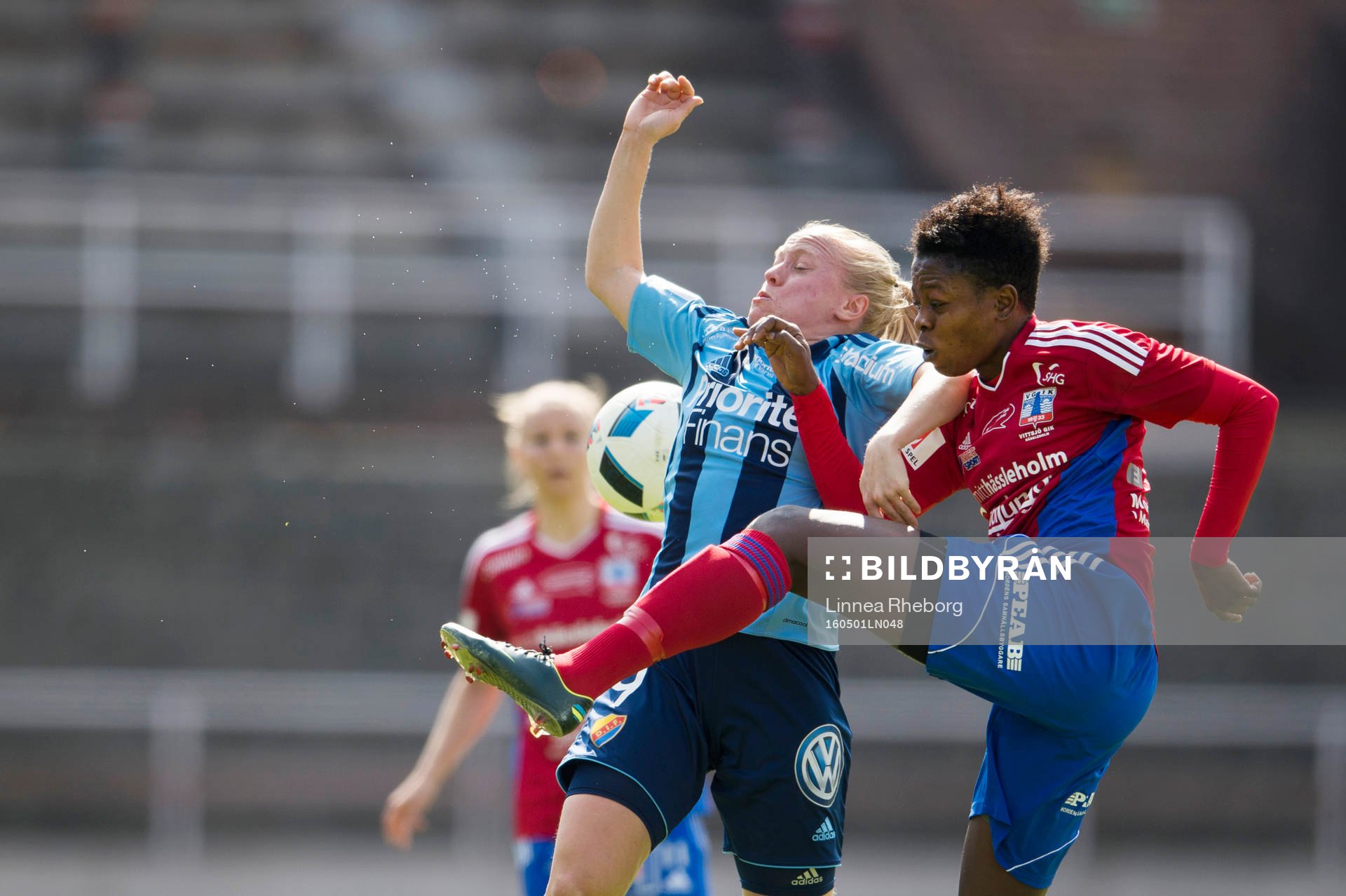 Vittsjös Josephine Chukwunonye och Djurgårdens Mia