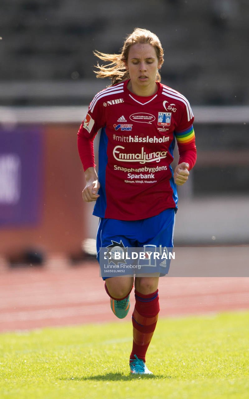 Vittsjös Johanna Andersson bär regnbågsfärgad