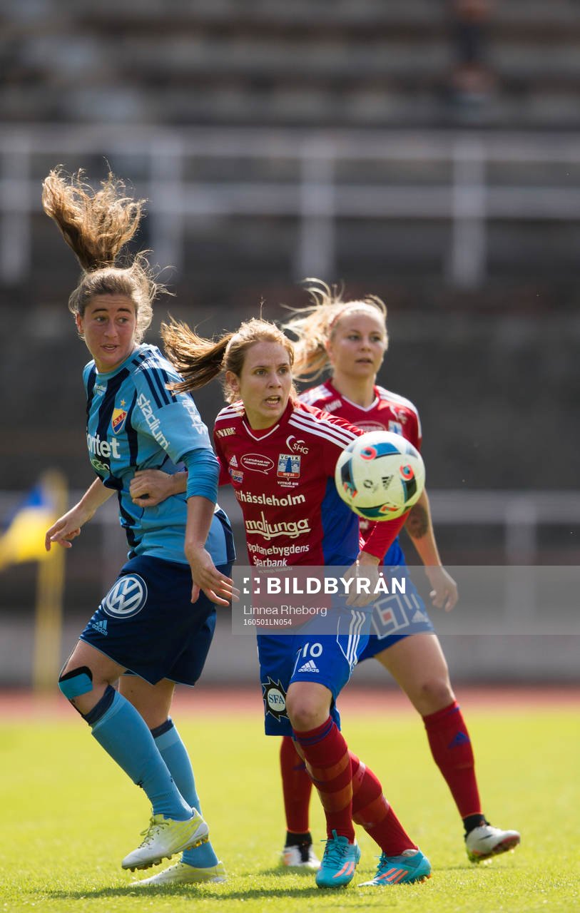 Djurgårdens Carolina Mendes och Vittsjös Johanna