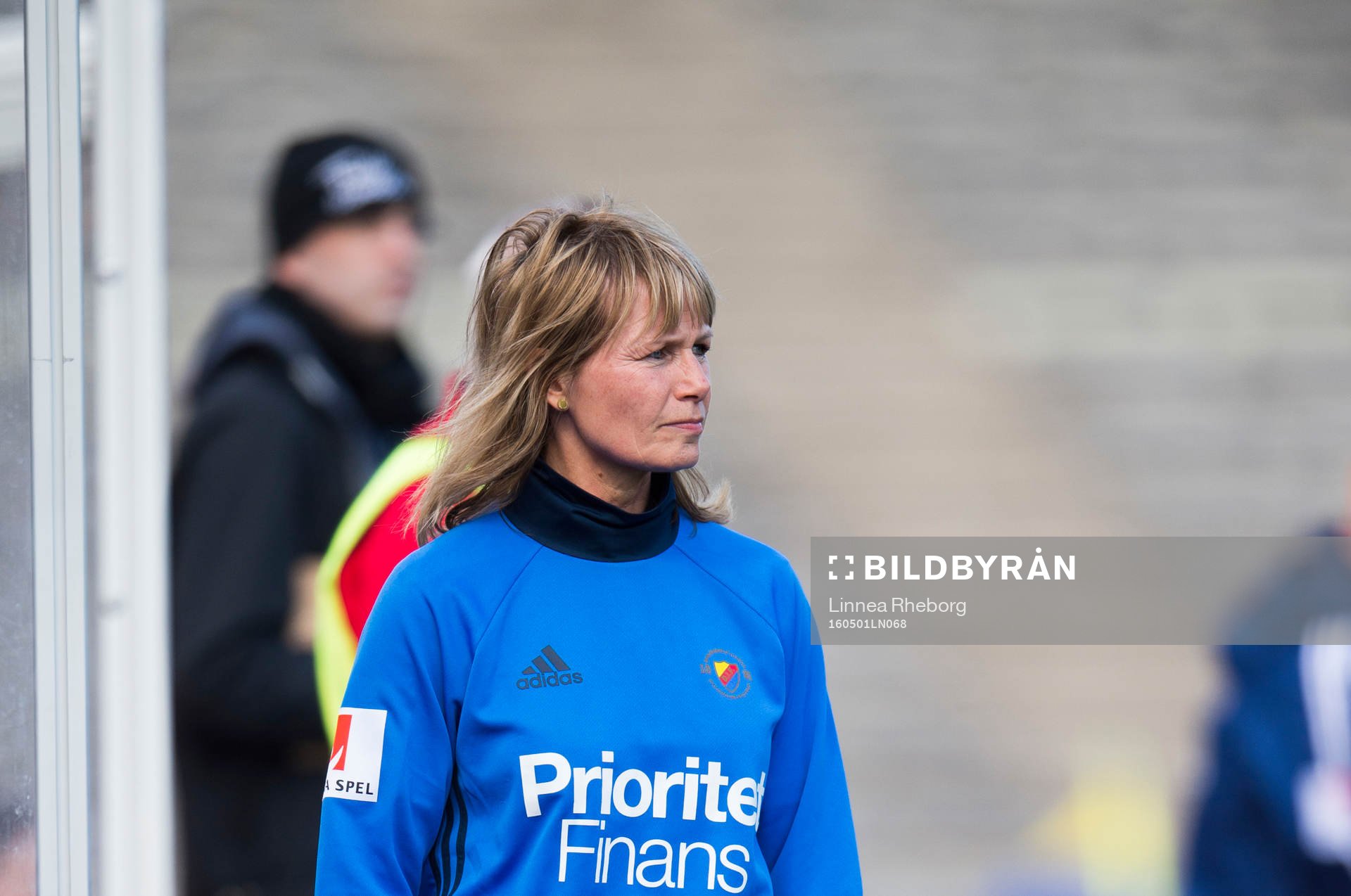 Djurgårdens tränare Yvonne Ekroth under fotbollsmatchen i Damallsvenskan mellan Djurgården och Vittsjö den 1 maj i Stockholm.
