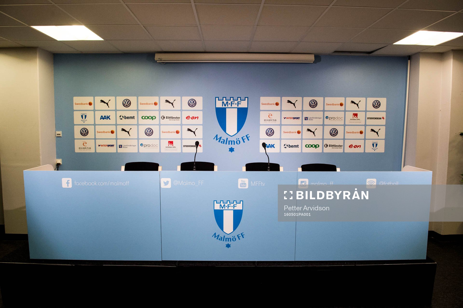 Malmö FFs presspodium med årets nya sponsorer