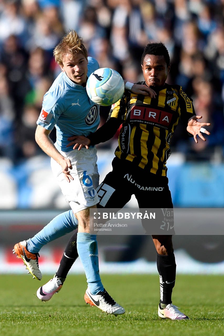 Malmö FFs Oscar Lewicki och Häckens Nasiru Mohammed
