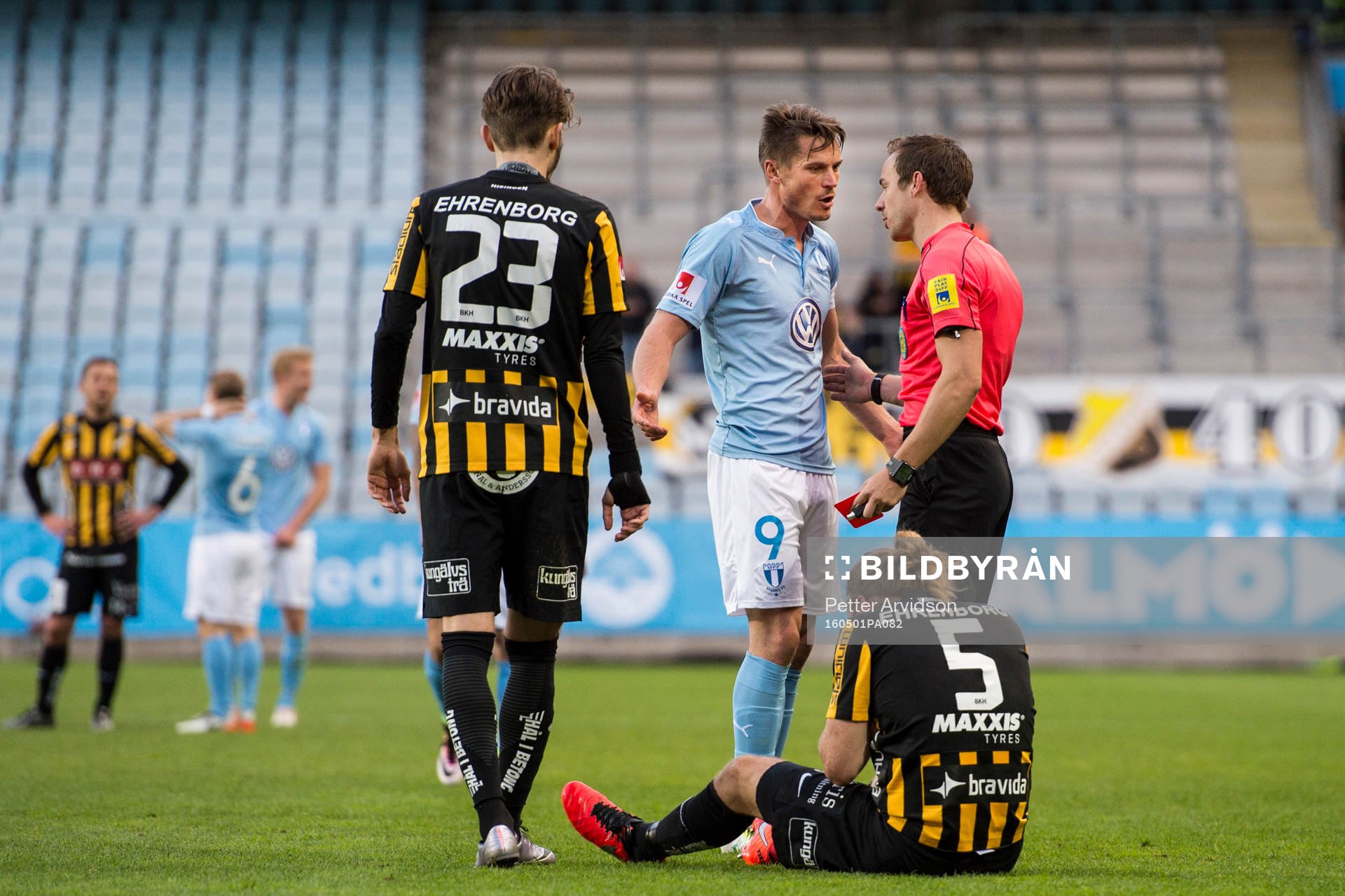 Malmö FFs Markus Rosenberg får rött kort av domare