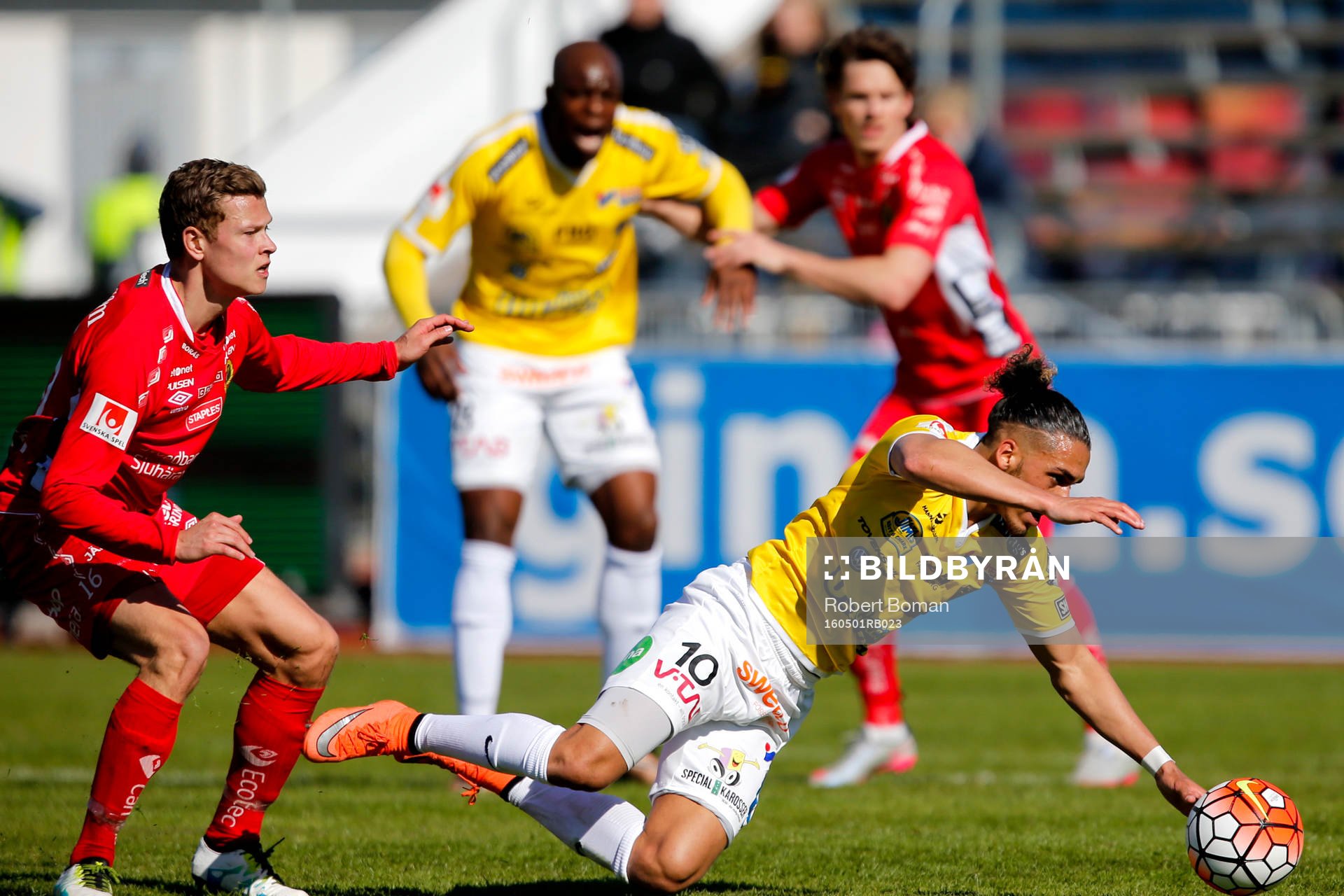 Elfsborgs Viktor Claesson fäller Falkenbergs Alexander