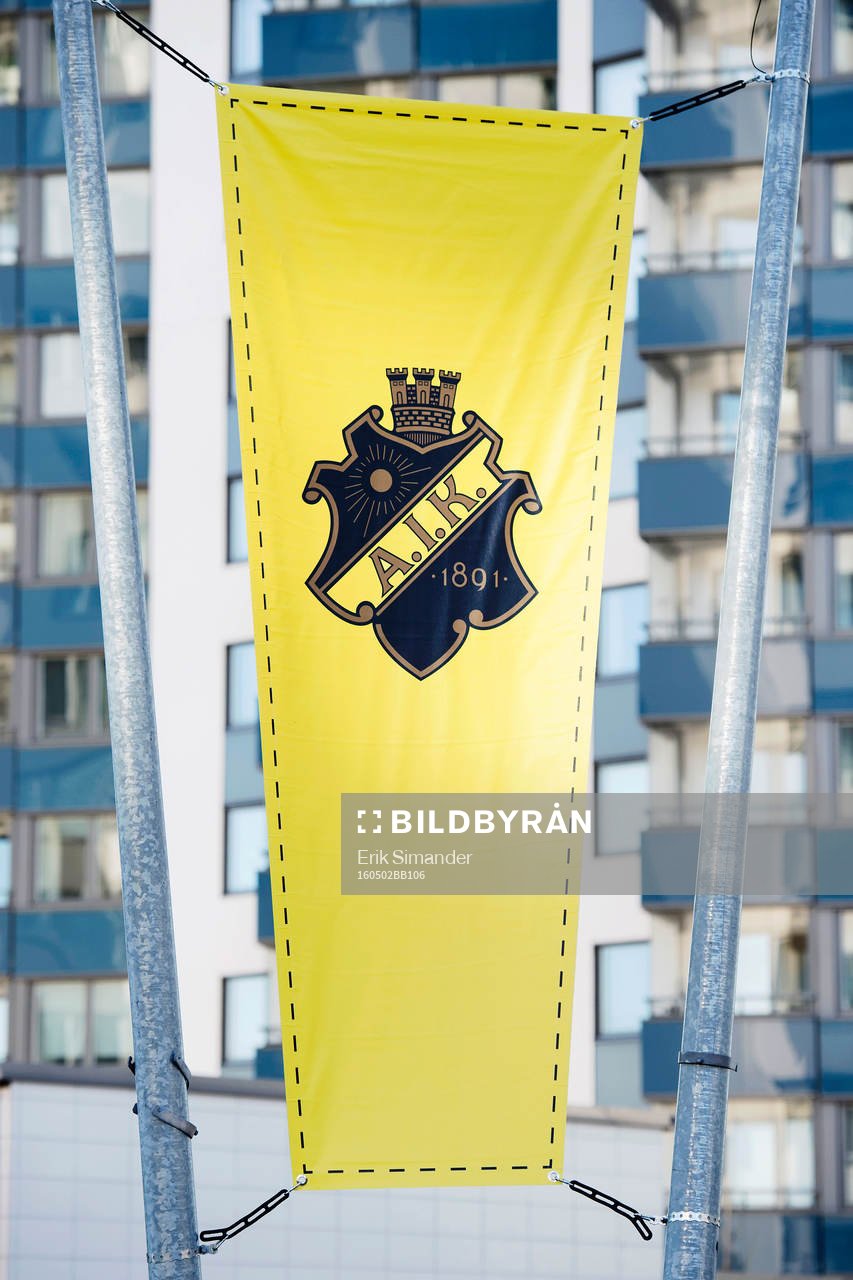 En AIK-vimpel utanför Friends Arena