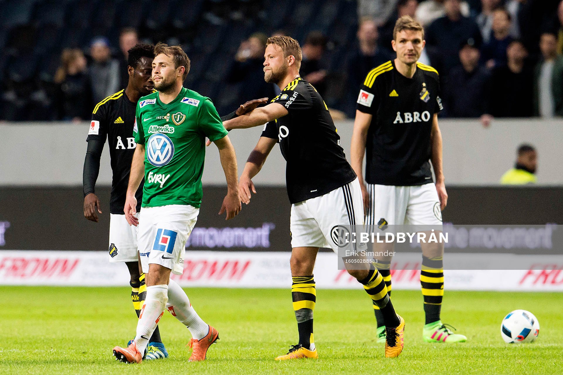 Jönköpings Tom Siwe lämnar planen