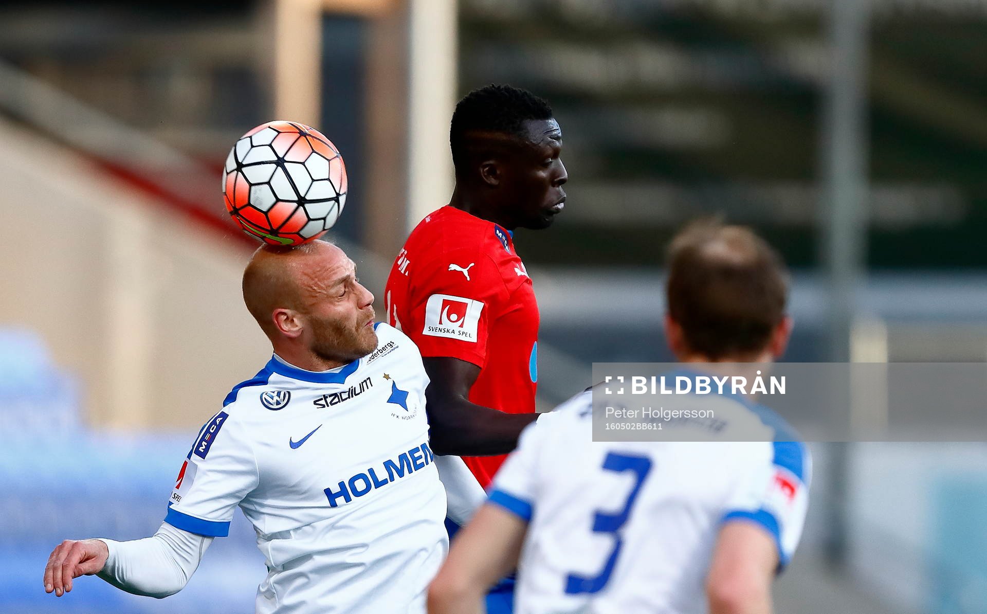 Norrköpings Daniel Sjölund och Helsingborgs Lalawélé