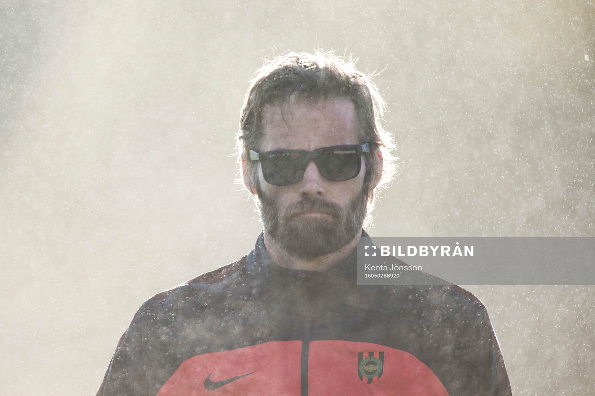 Brommapojkarnas tränare Olof Mellberg med solglasögon och