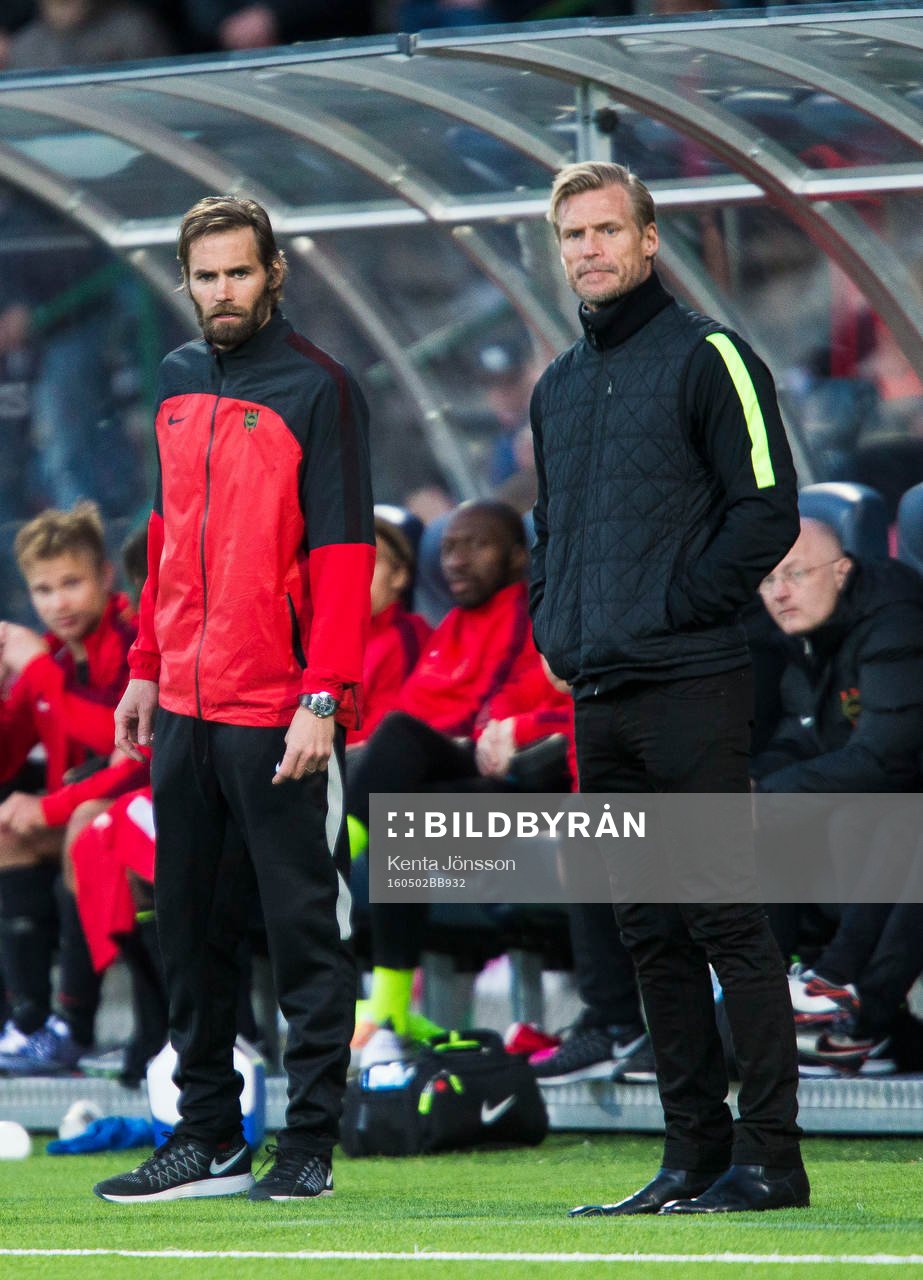 Västerås tränare Johan Mjällby och Brommapojkarnas
