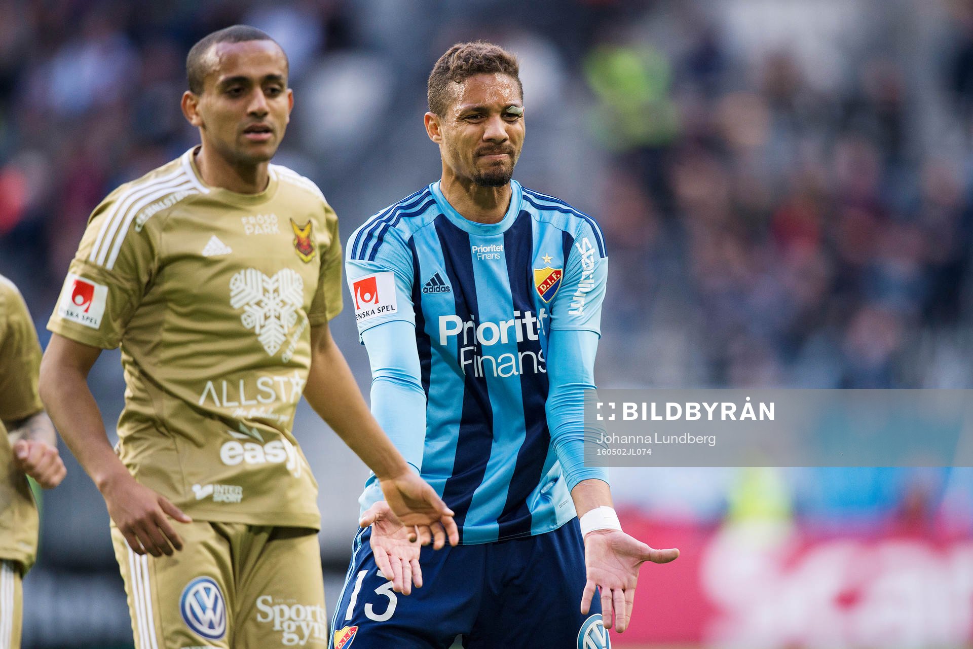 Djurgårdens Mathias Ranegie reagerar bakom Östersunds