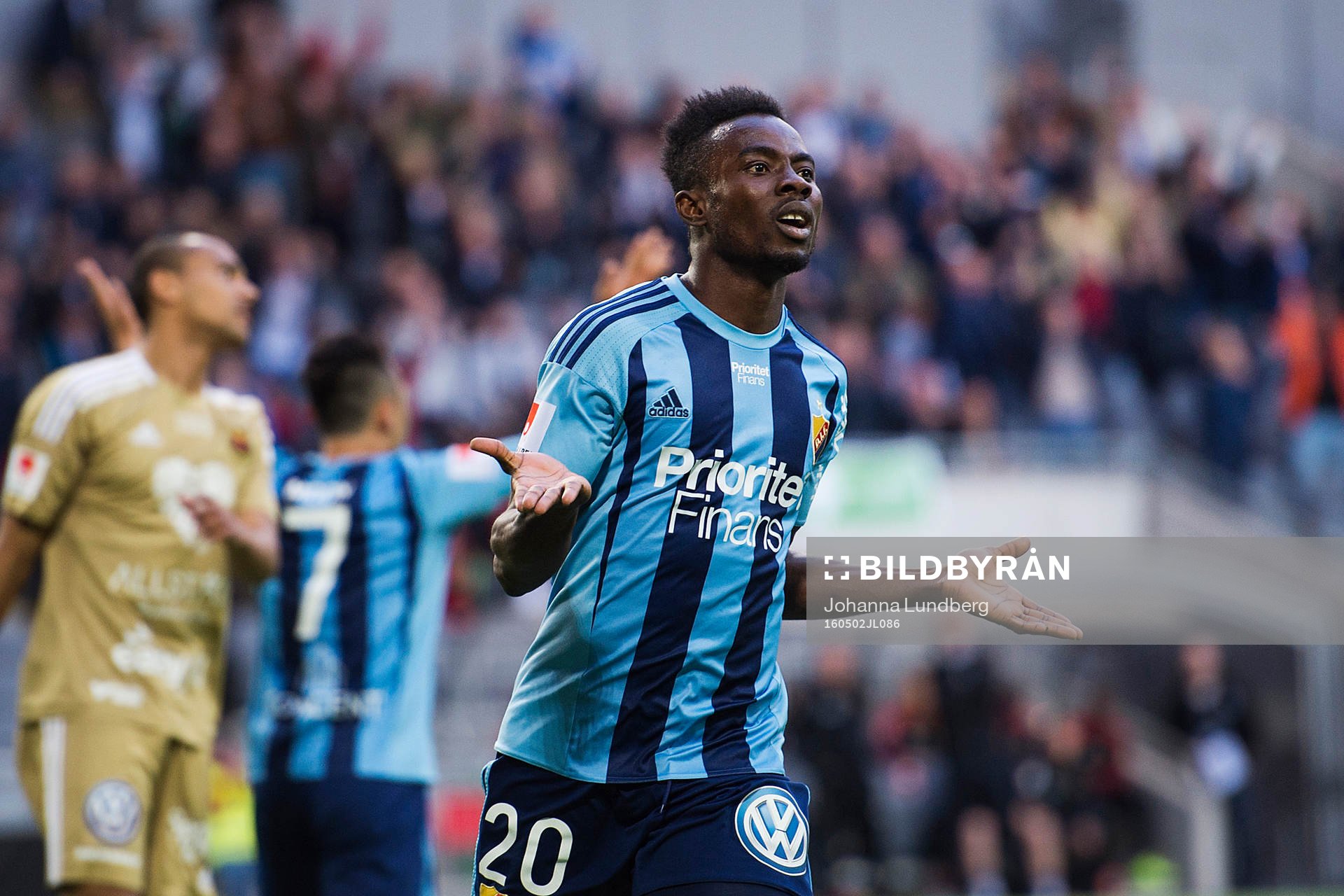 Djurgårdens Sam Johnson gör 1-0 och jublar