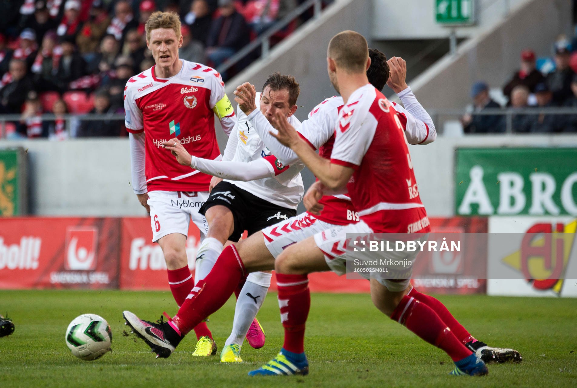 Örebros Robert Åhman Persson och Kalmars Rasmus Elm,