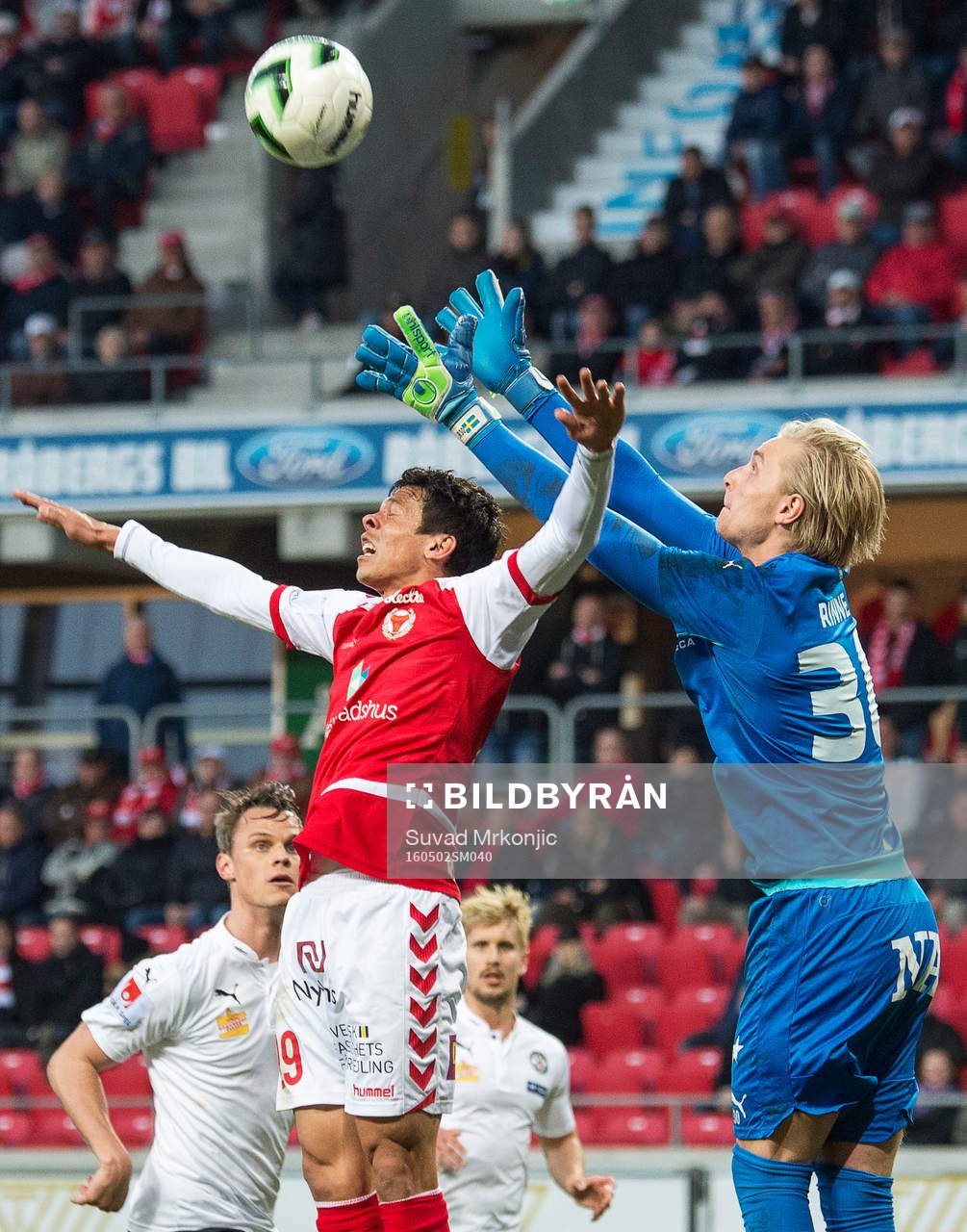 Kalmars Romário Pereira Sipião och Örebros målvakt