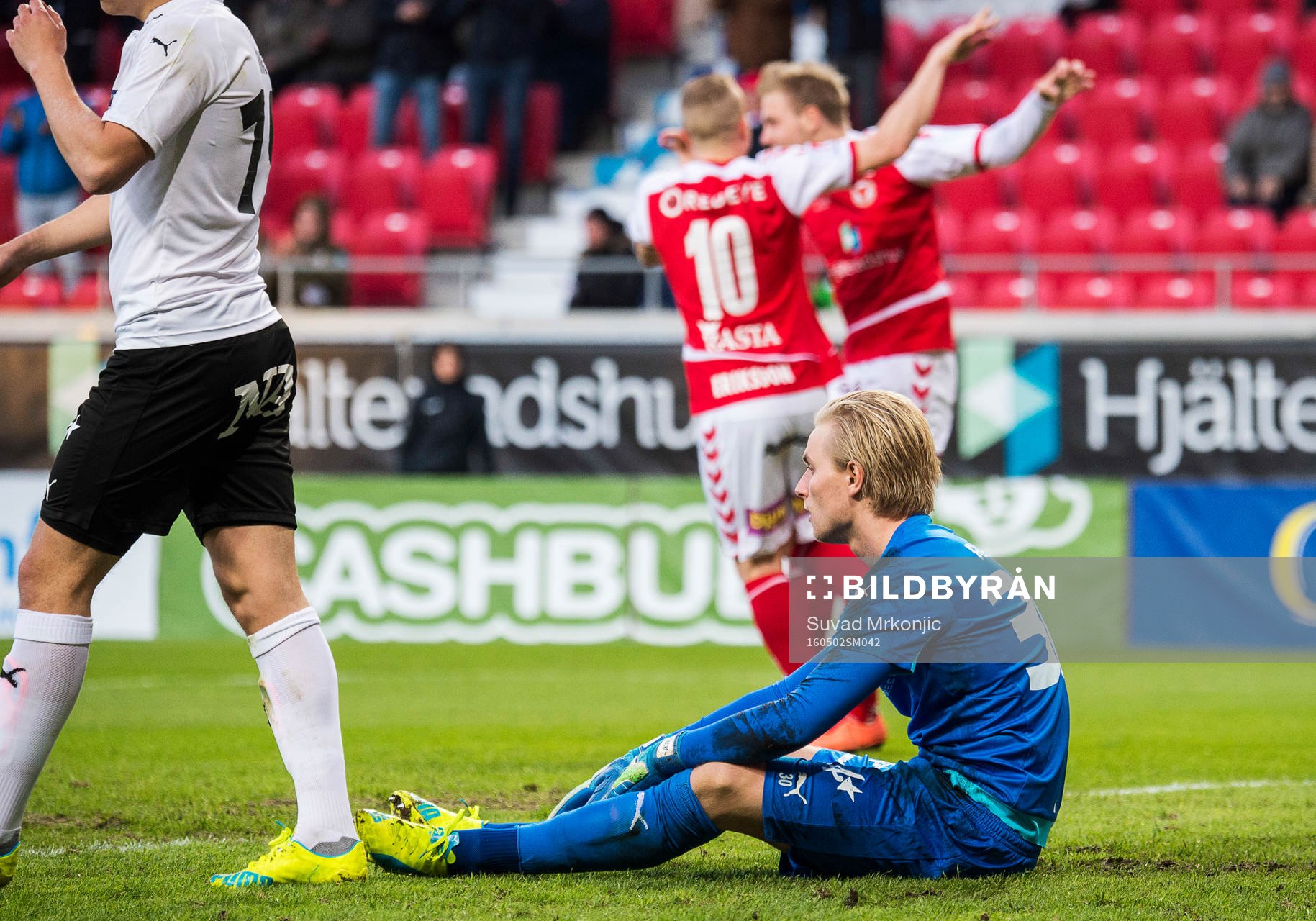 Örebros målvakt Jacob Rinne deppar