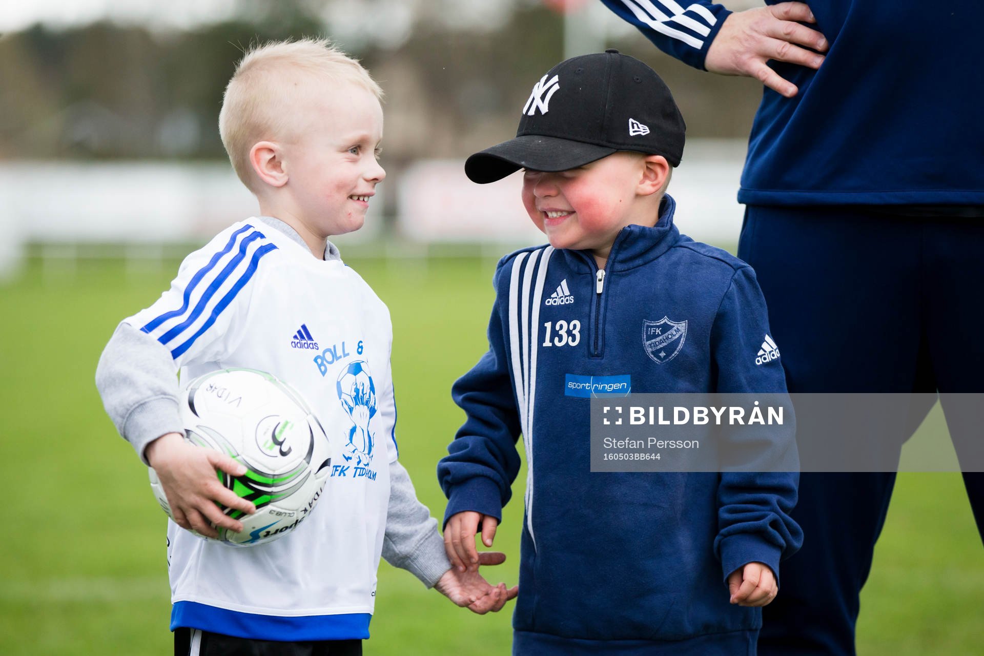 Pojkar från IFK Tidaholms Boll & Skoj för pojkar och