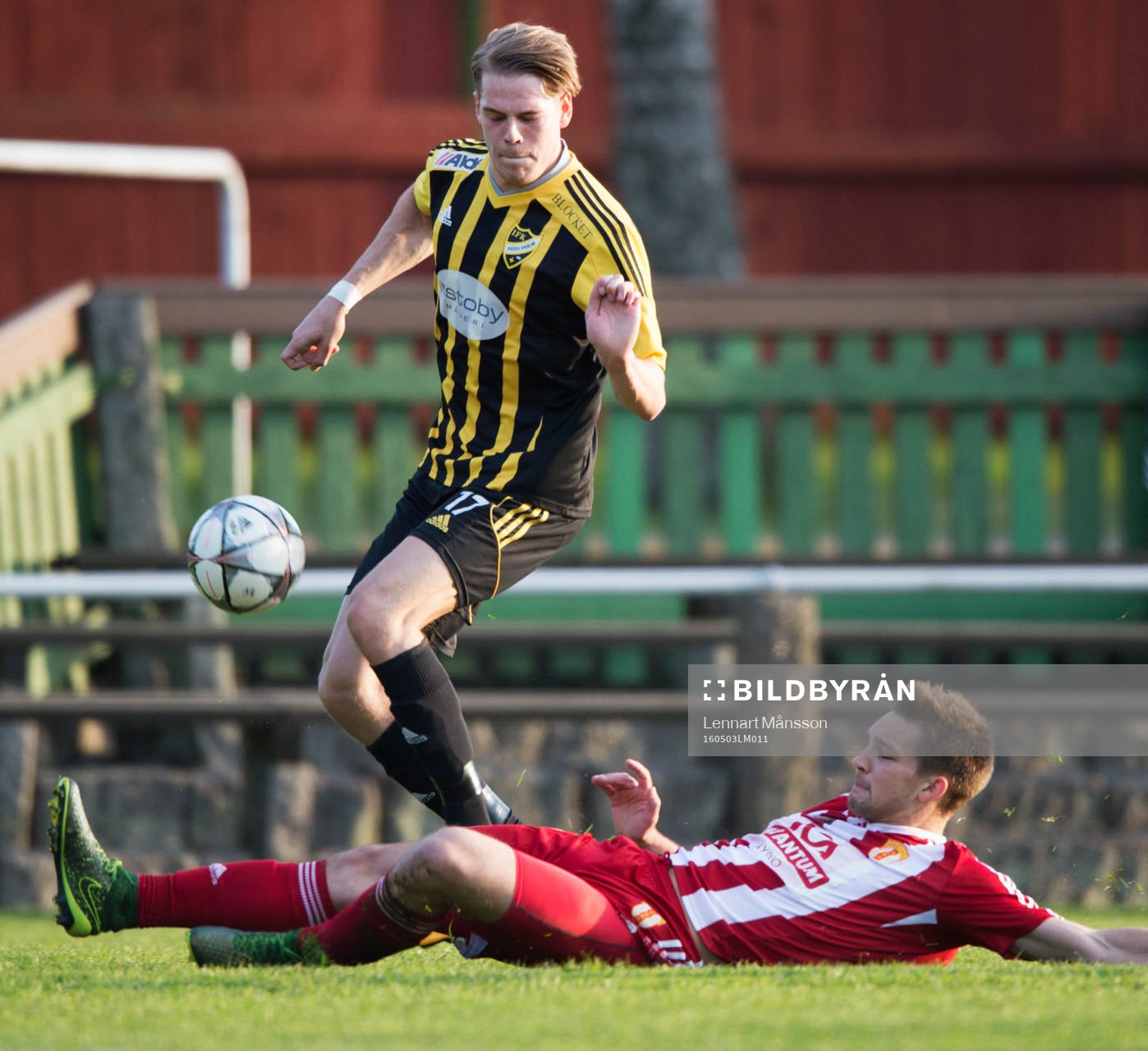 IFK Hässleholms Filip Ranmo i matchen i division 2 mellan