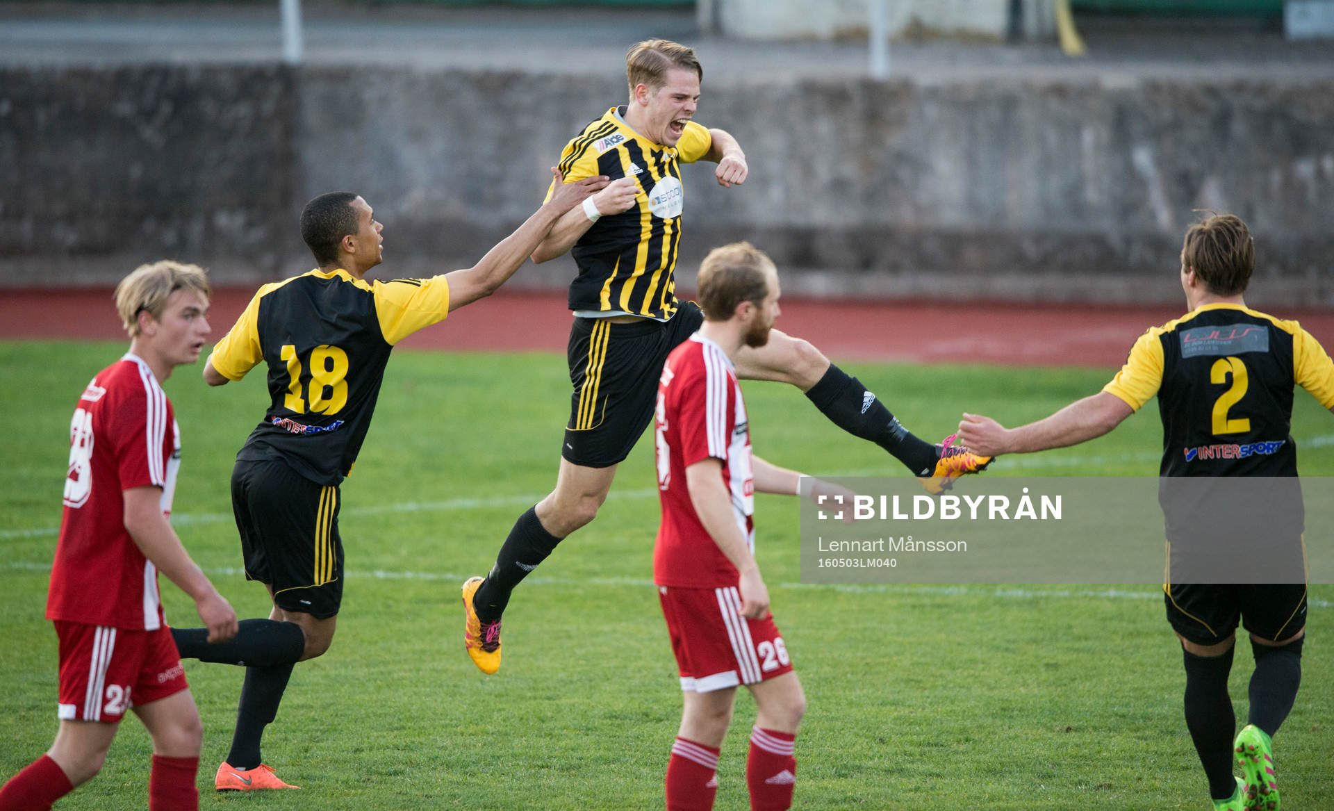 IFK Hässleholms Filip Ranmo har gjort 0-1 och jublar i
