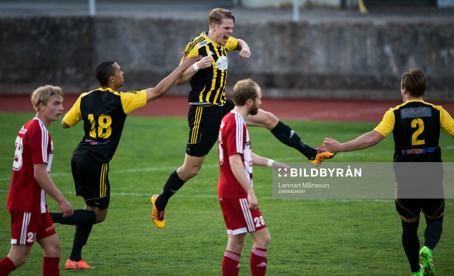 IFK Hässleholms Filip Ranmo har gjort 0-1 och jublar i