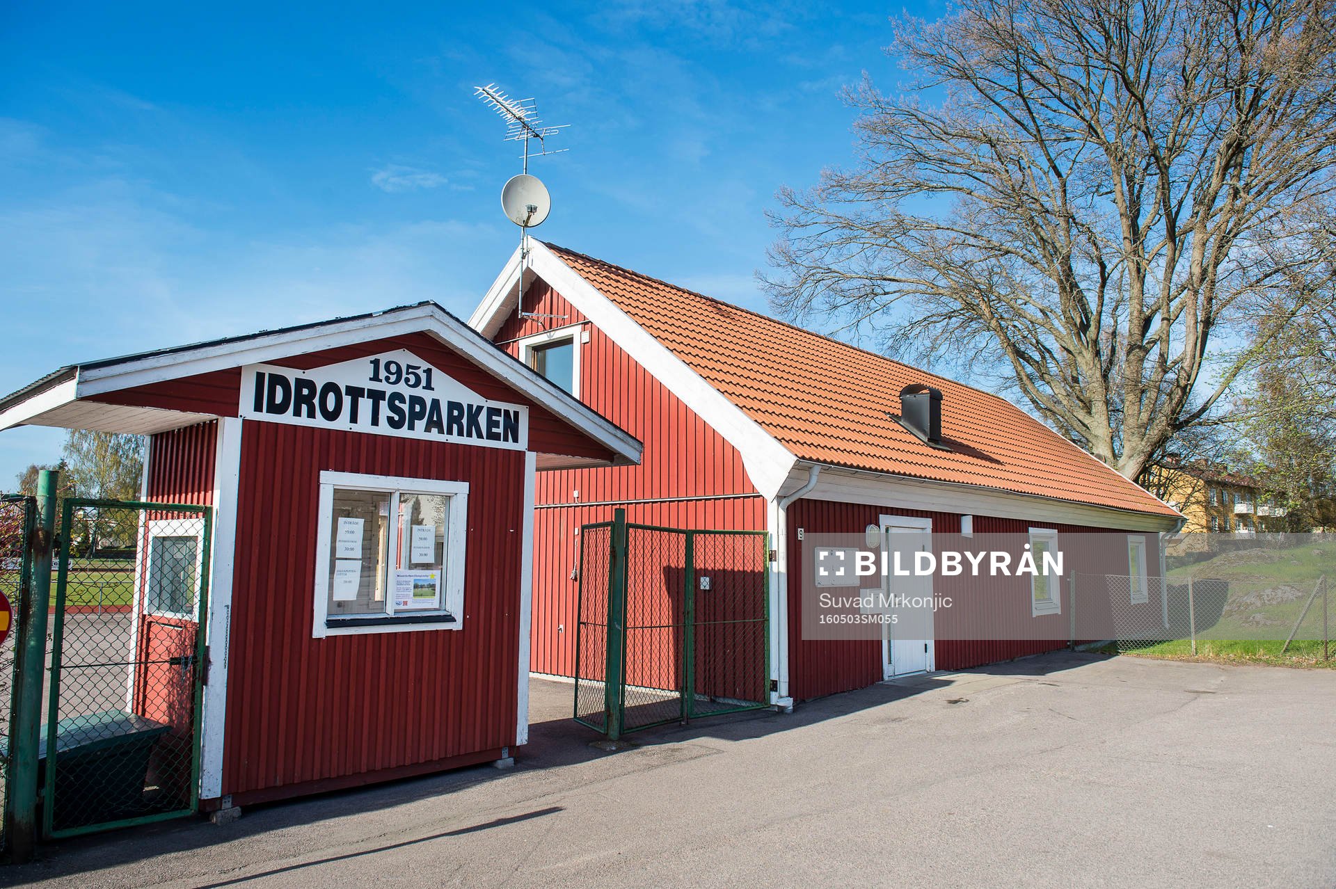 Mönsterås GOIF P-05 tränar fotboll. De har även