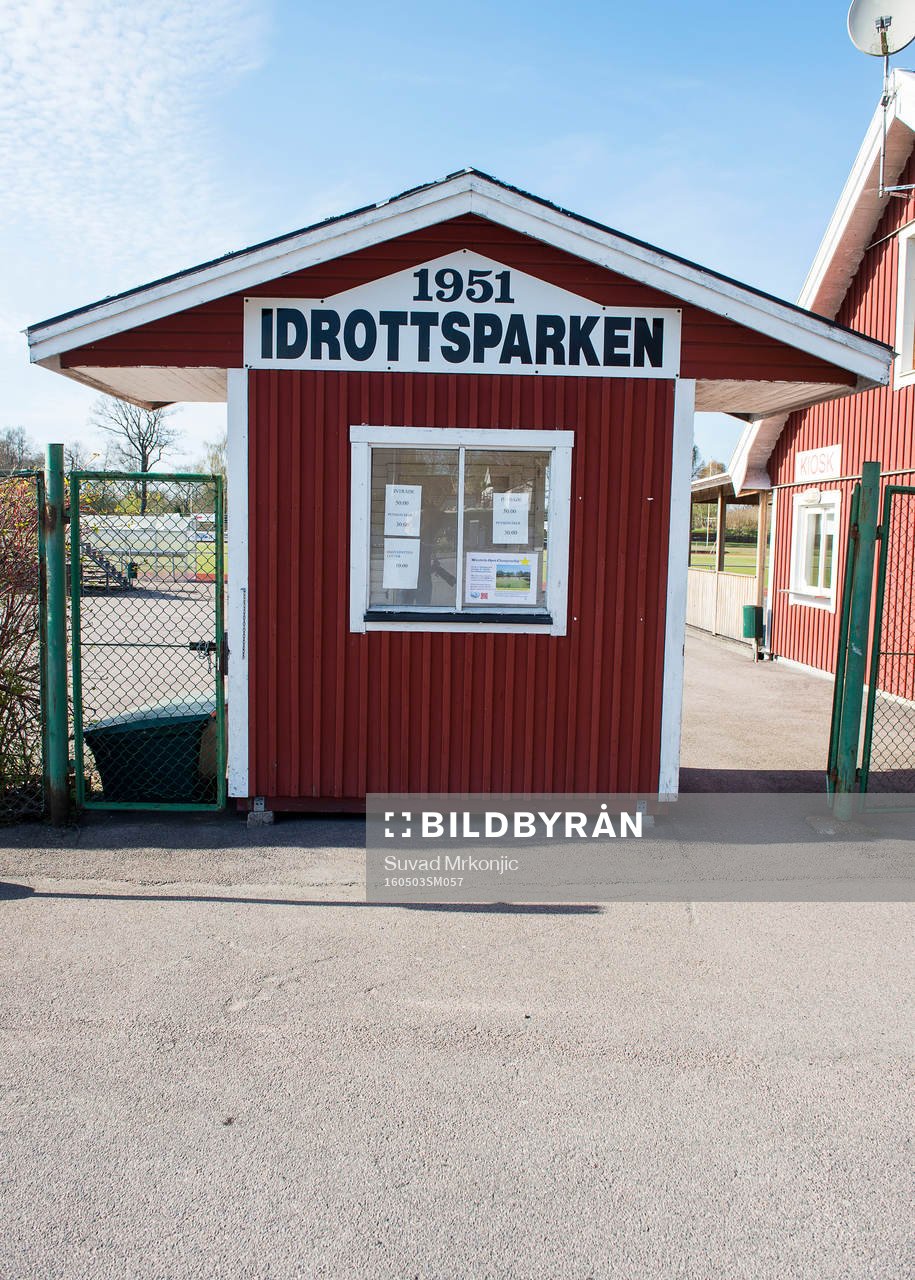 Mönsterås GOIF P-05 tränar fotboll. De har även