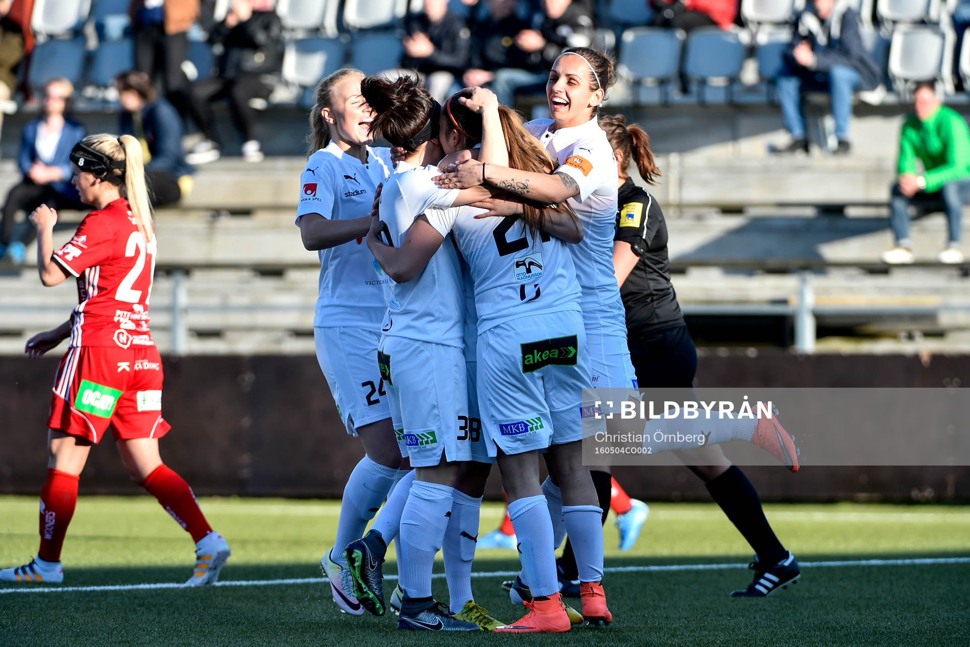 Rosengårds Lieke Martens jublar med lagkamraterna
