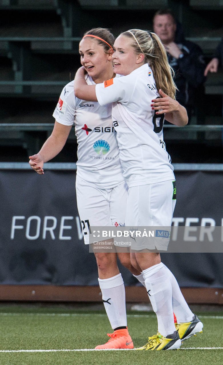 Rosengårds Lieke Martens jublar åt Iina Salmis 4-0